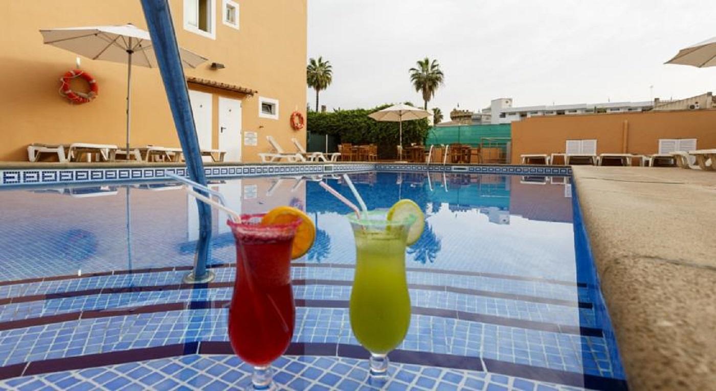 Varios Golf Beach