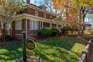 Alojamiento - The Inn on Front Street