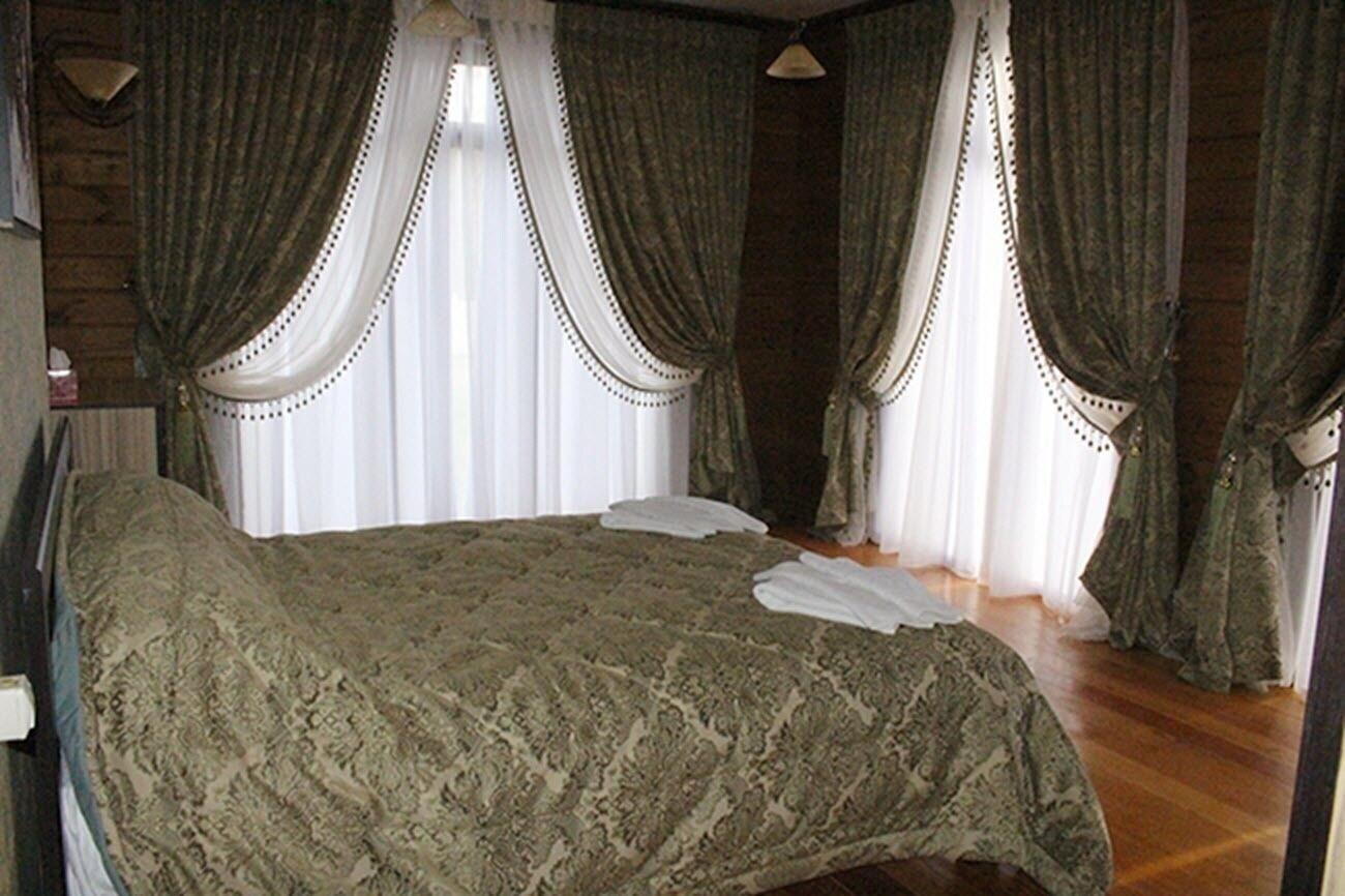 Varios Hotel Aurora Plus