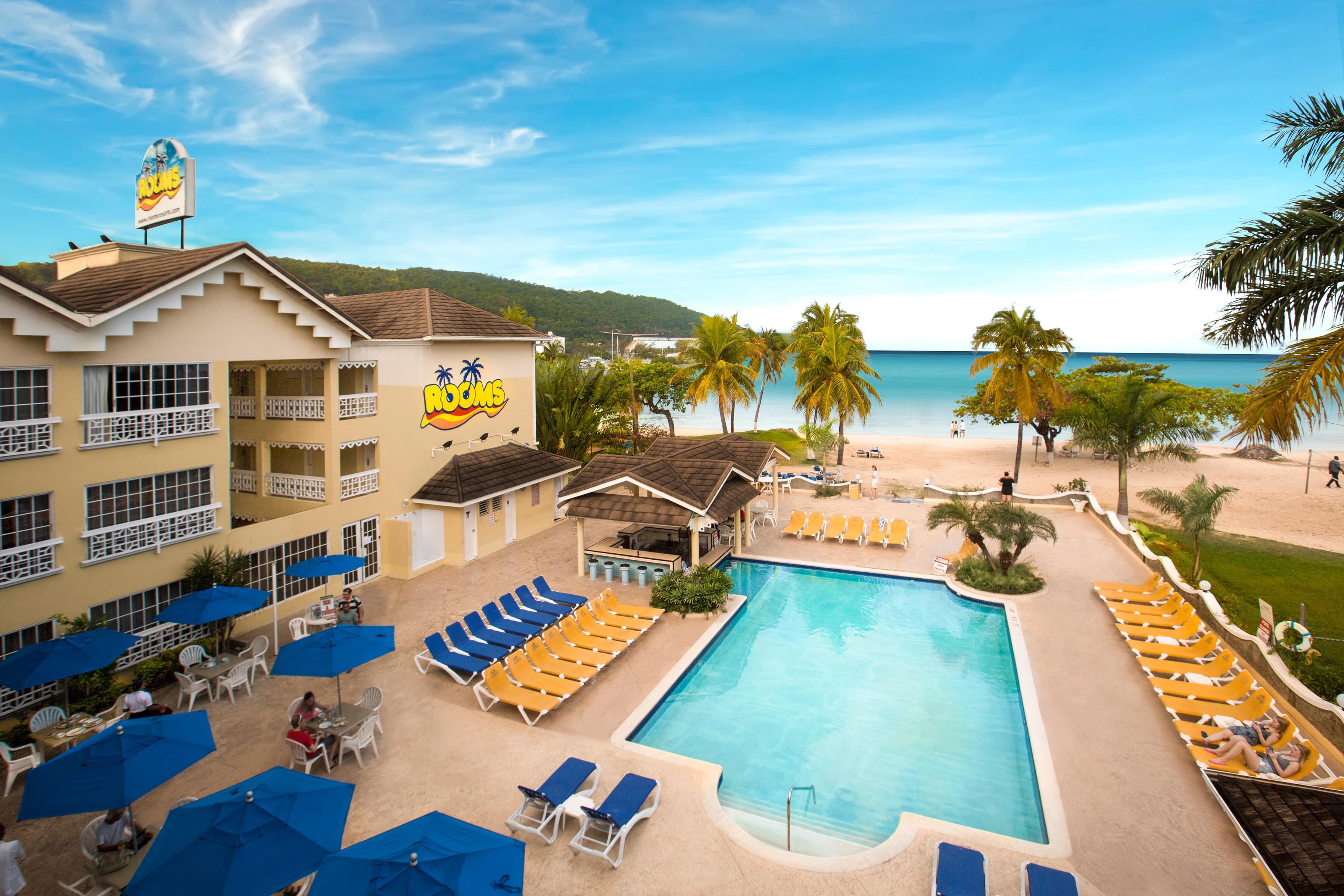 Vista Piscina Rooms on the Beach Ocho Rios