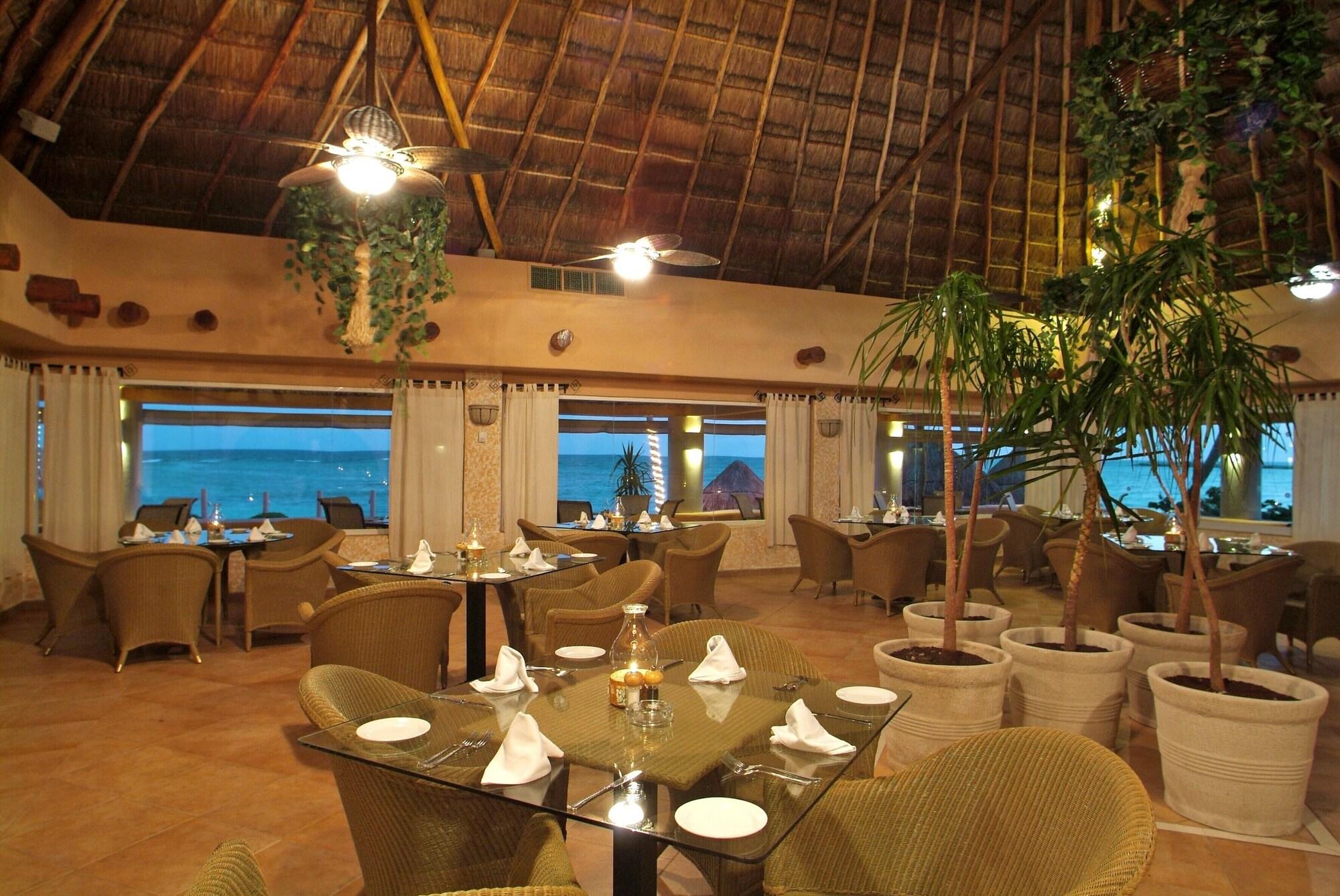 Restaurant Puerto Aventuras Hotel & Beach Club