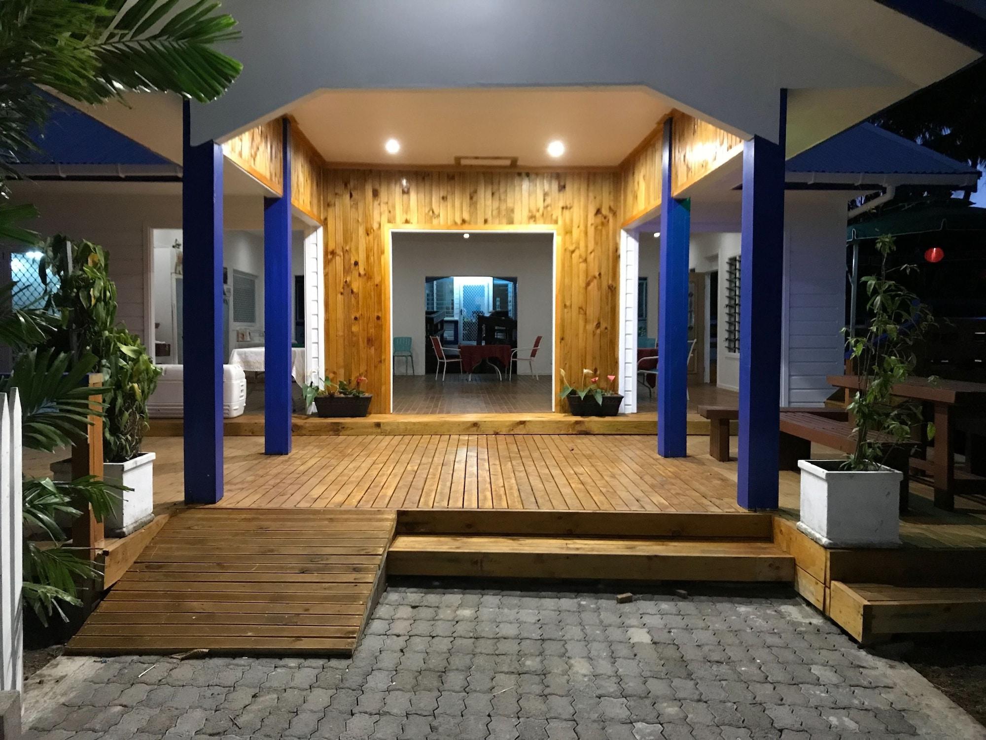 Varios Ulalei Lodge