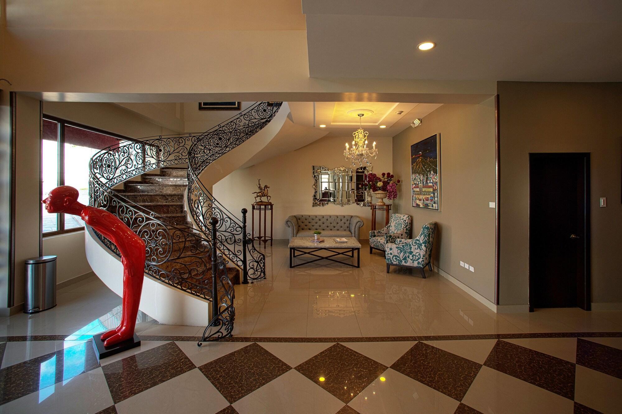 Vista Lobby Quindeloma Art Hotel And Gallery