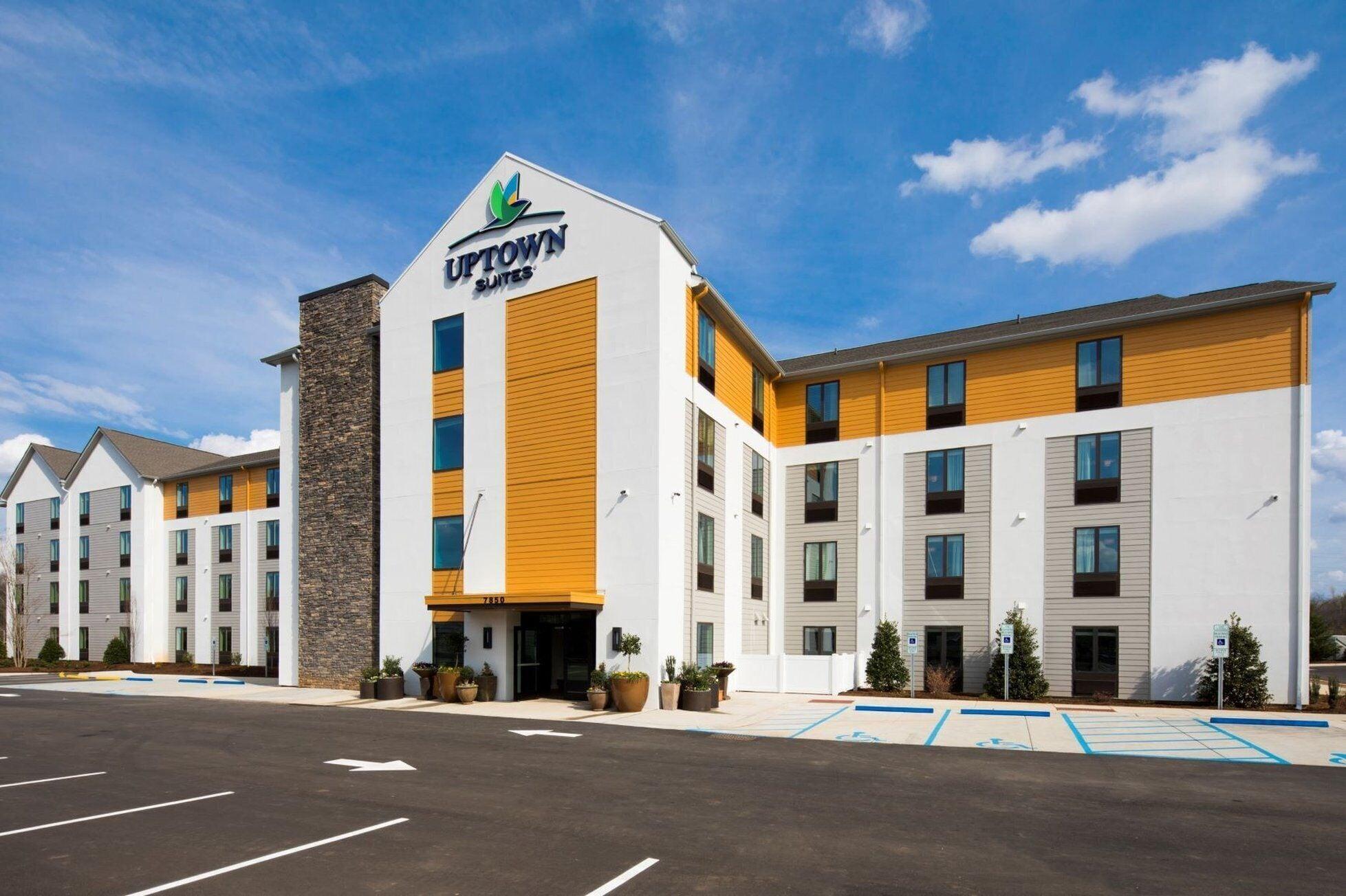 Vista Exterior Uptown Suites Extended Stay Denver CO – Westminster