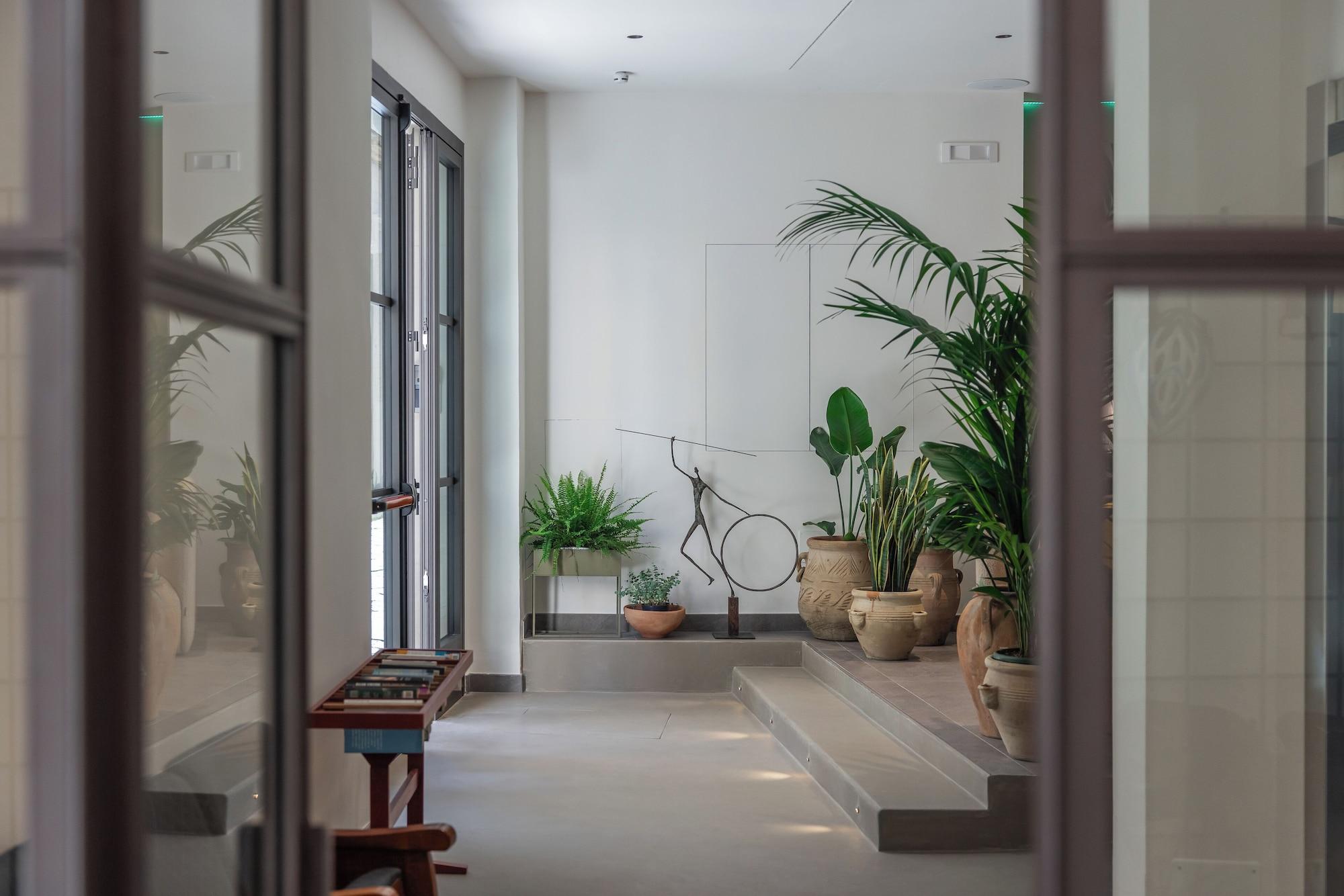 Vista Lobby ARCO VECCHIO URBAN SUITE by EPOCA COLLECTION