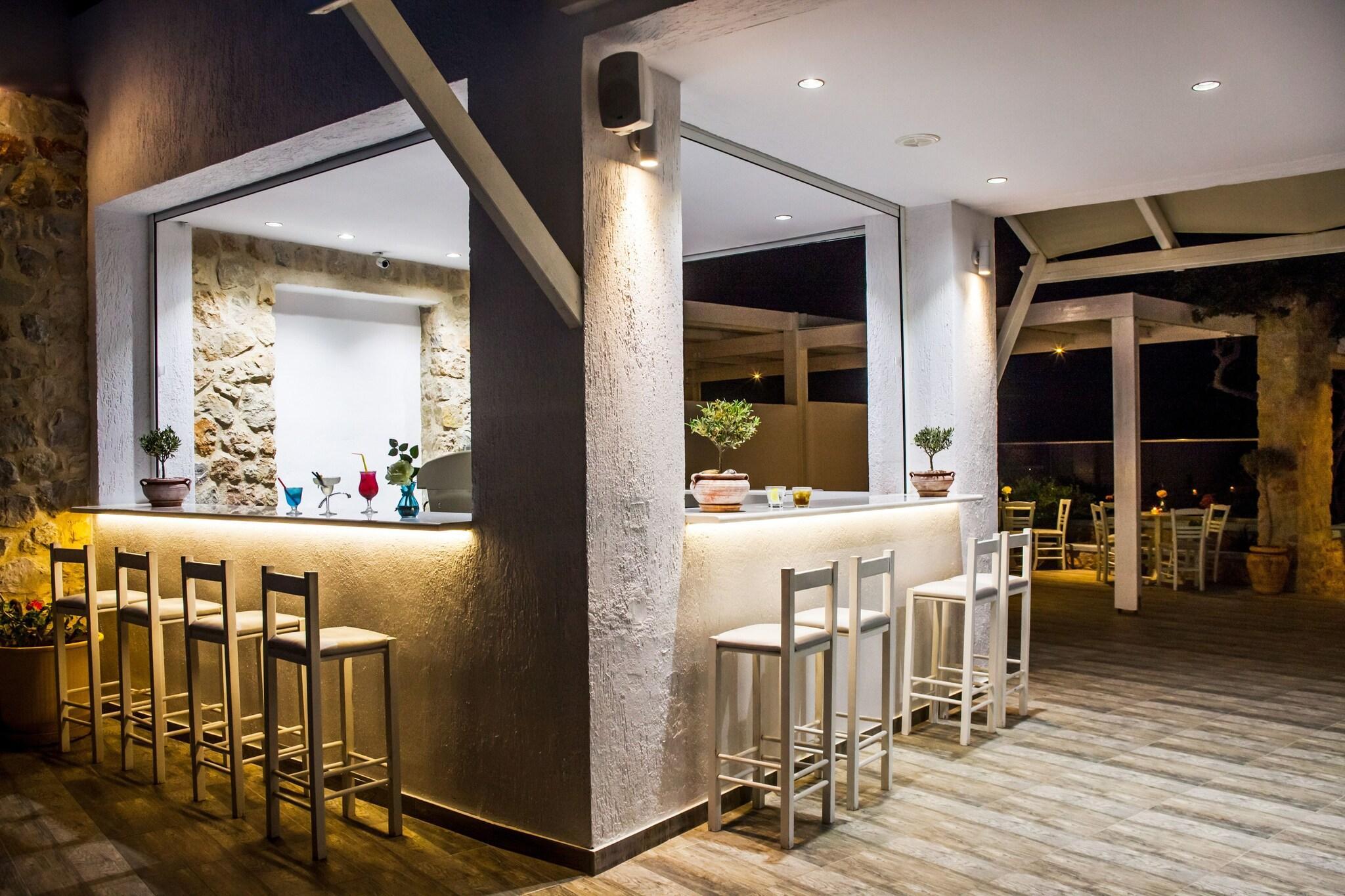 Bar/Salón Nautilus Dome