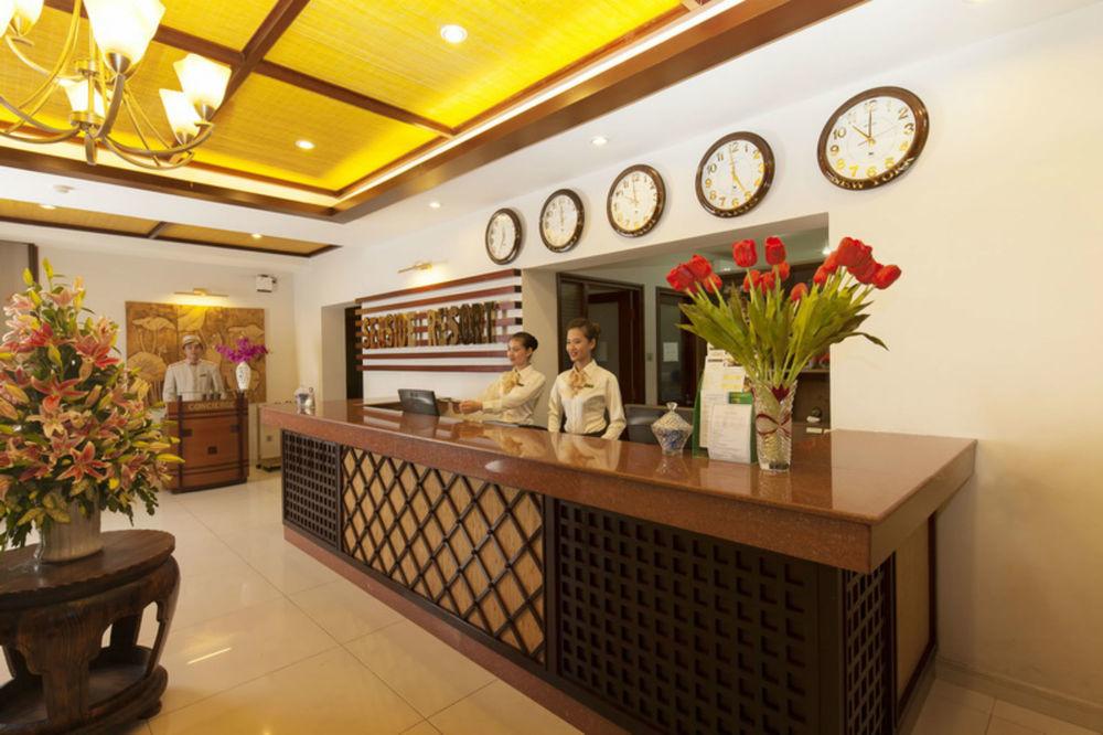 Vista Lobby Seaside Resort