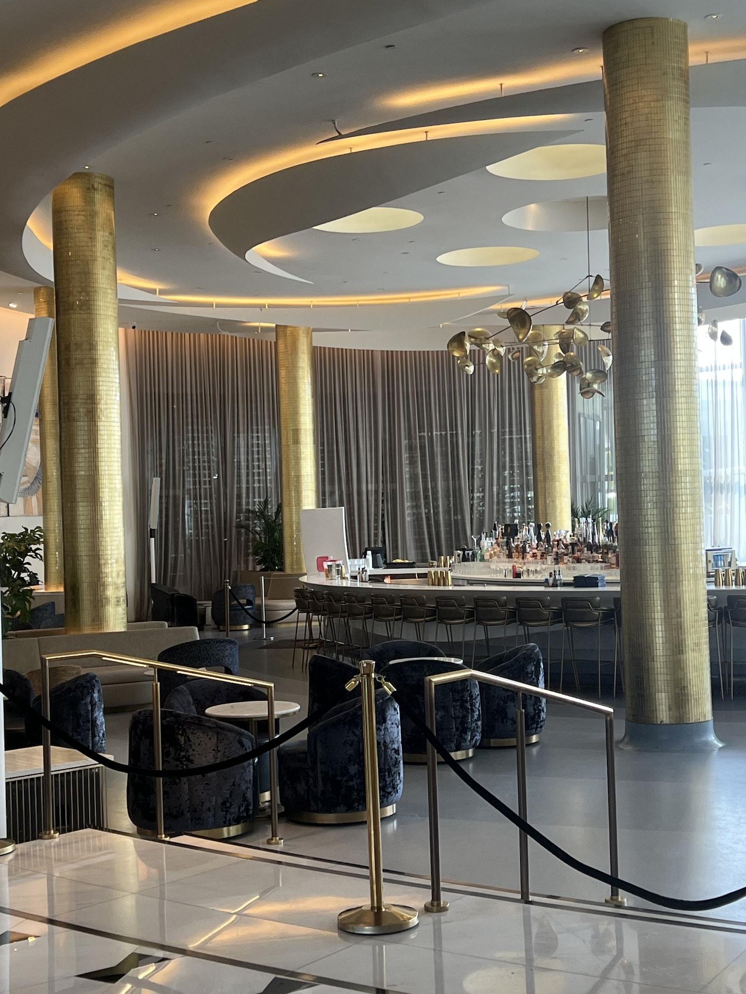 Vista Lobby Private Owners