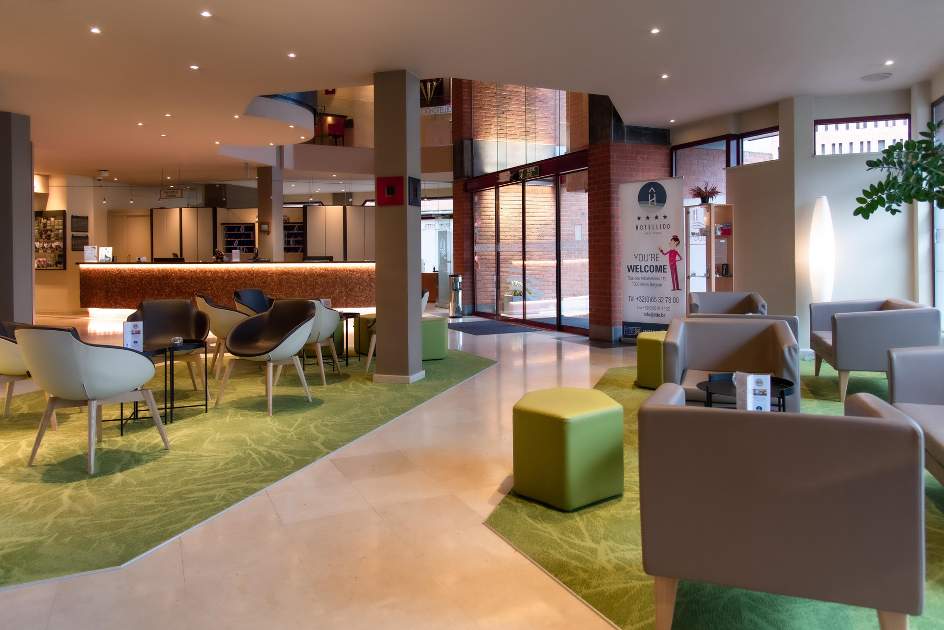 Bar/Salón B&B HOTEL Mons Centre
