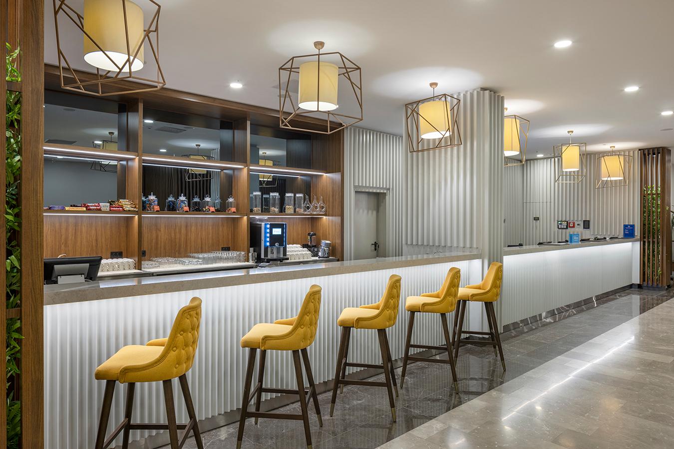 Bar/Salón Hampton by Hilton Istanbul Airport, Arnavutkoy