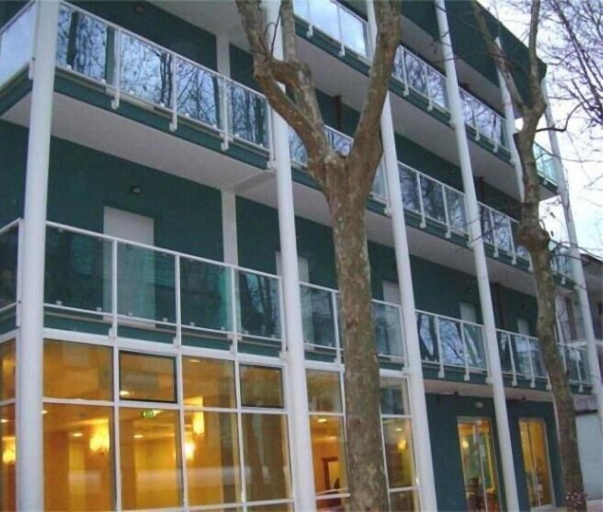 Vista Exterior Hotel Jole