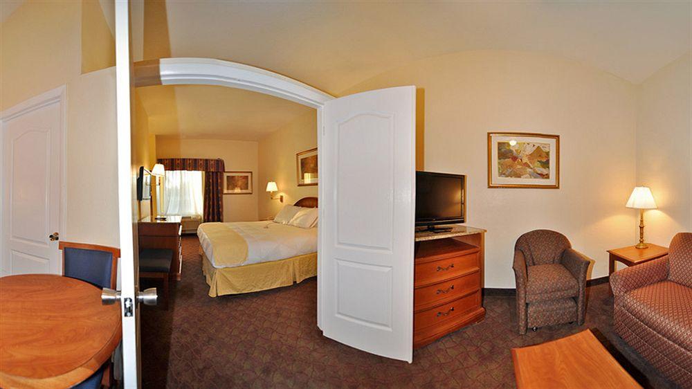 Comodidades del Alojamiento Clarion Inn & Suites Clearwater