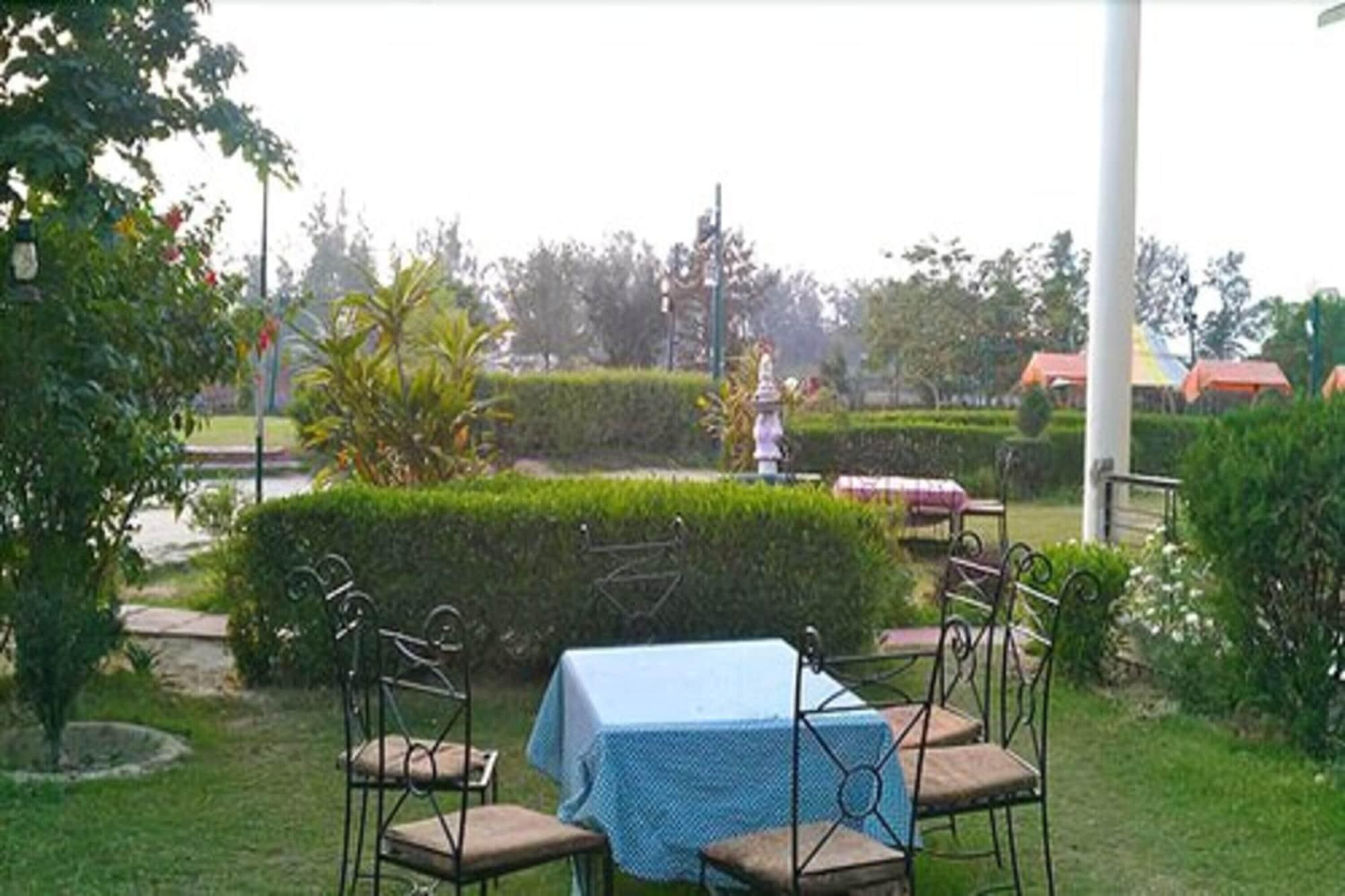 Restaurant The New Swaraj Resort