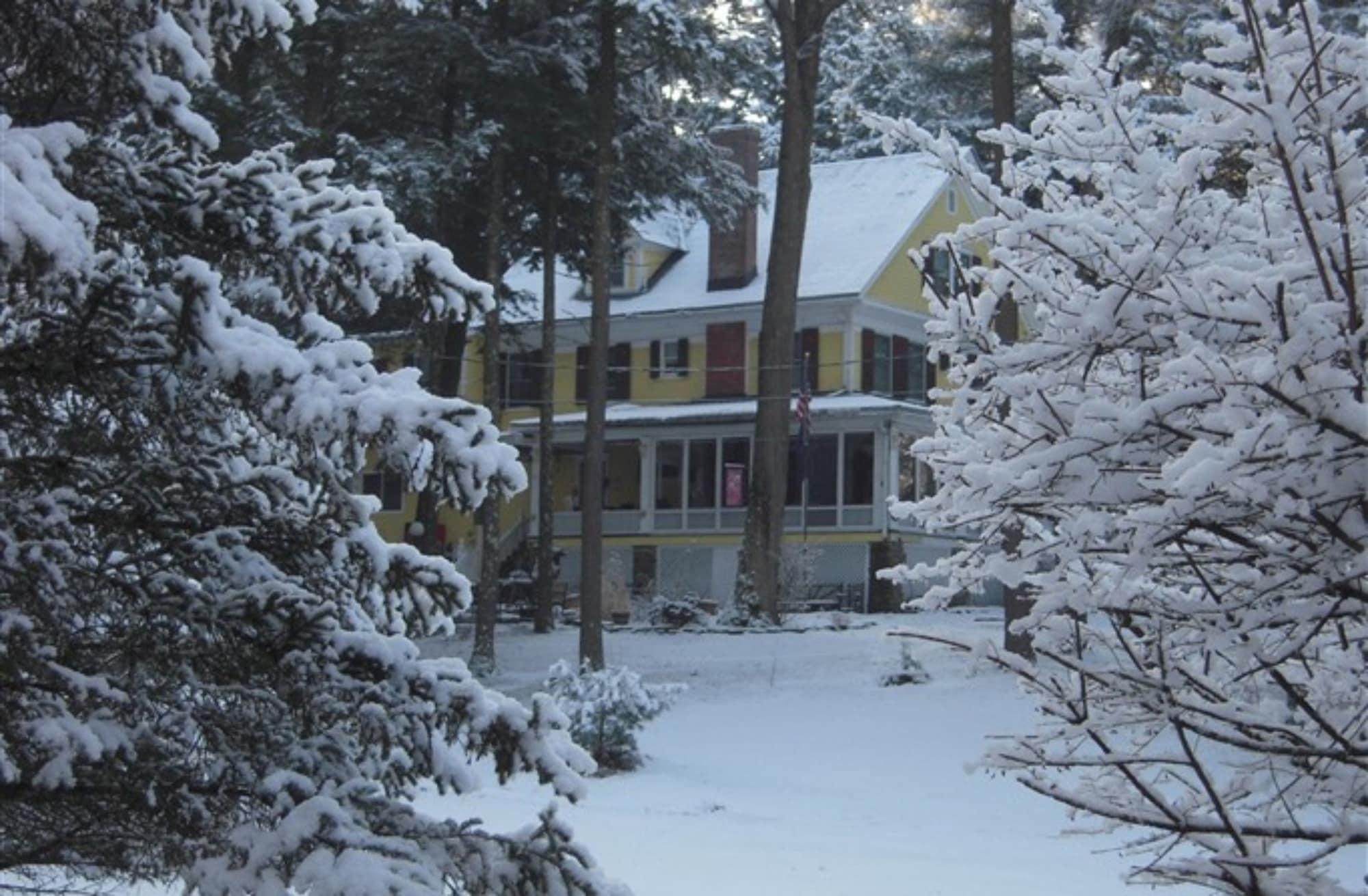 Vista Exterior Brookview Manor Inn