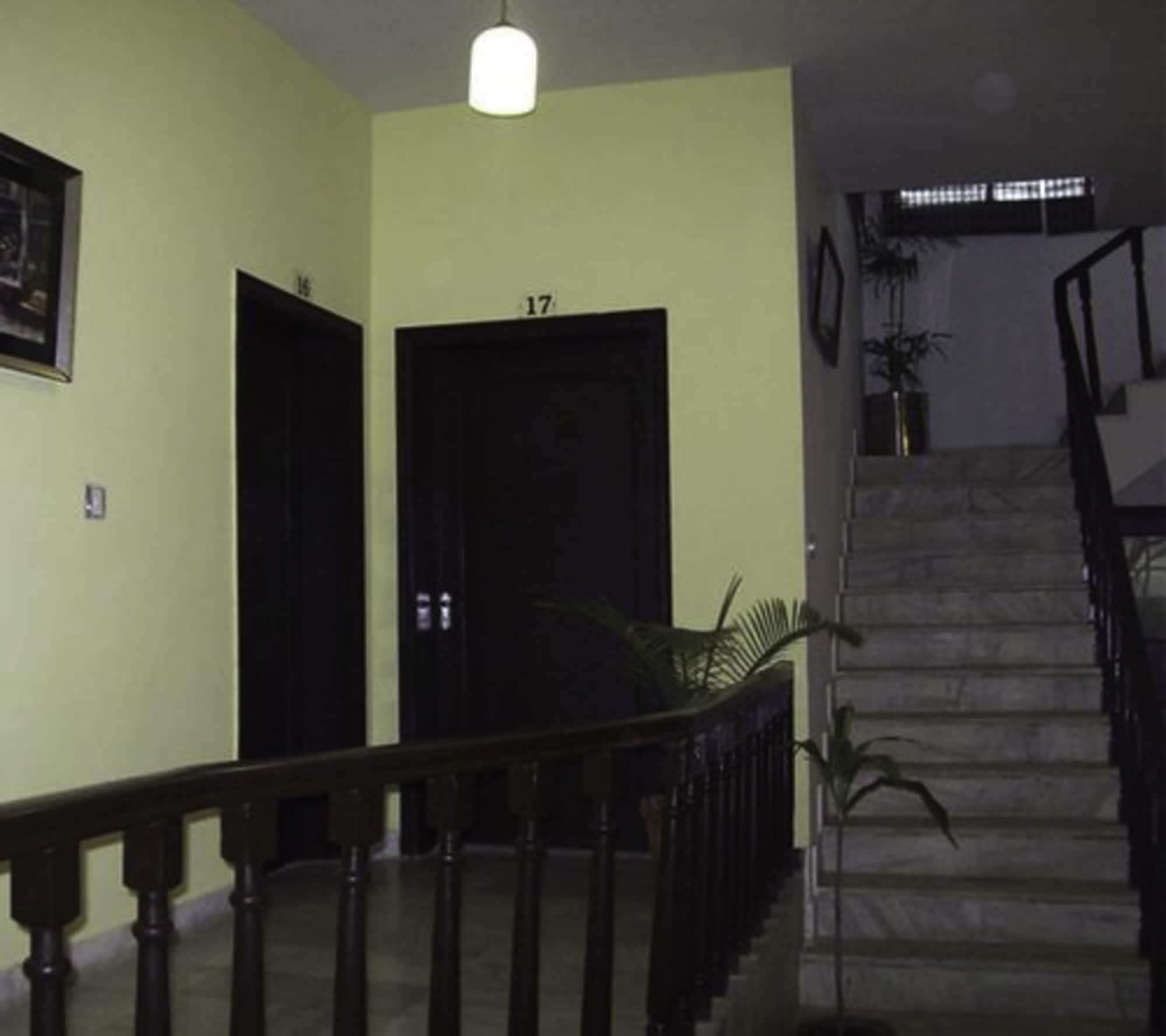 Varios Margalla Lodge