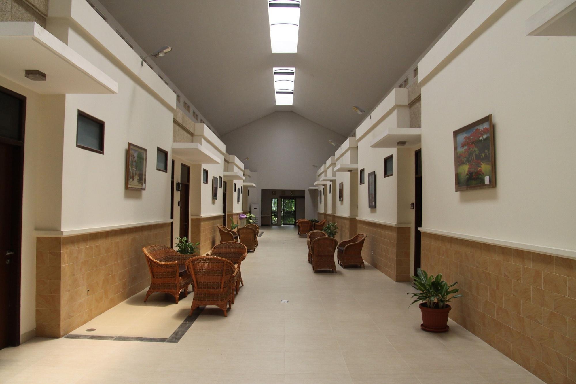 Vista Lobby Rukun Senior Living