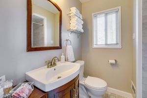 Alquiler Vacacional - Spacious Lakefront Home in White Lake w/ Hot Tub!