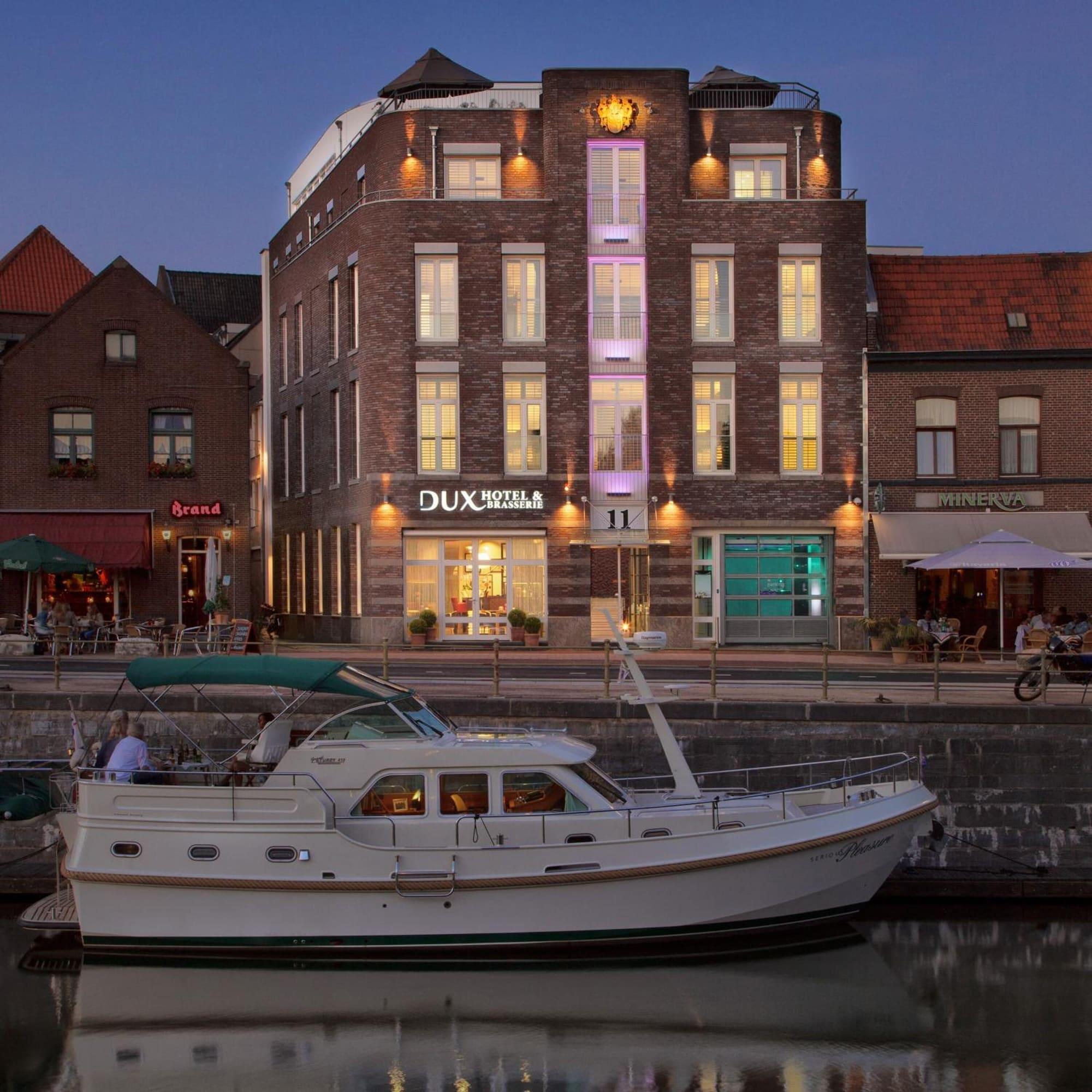 Vista Exterior Hotel Dux