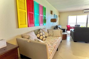 Alquiler Vacacional - Stunning 2 Bedroom 2 Bath Beachfront with panoramic ocean views, W Elevator!