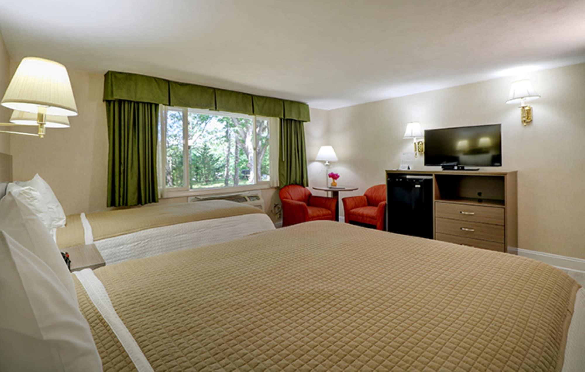 Varios Skaket Beach Motel
