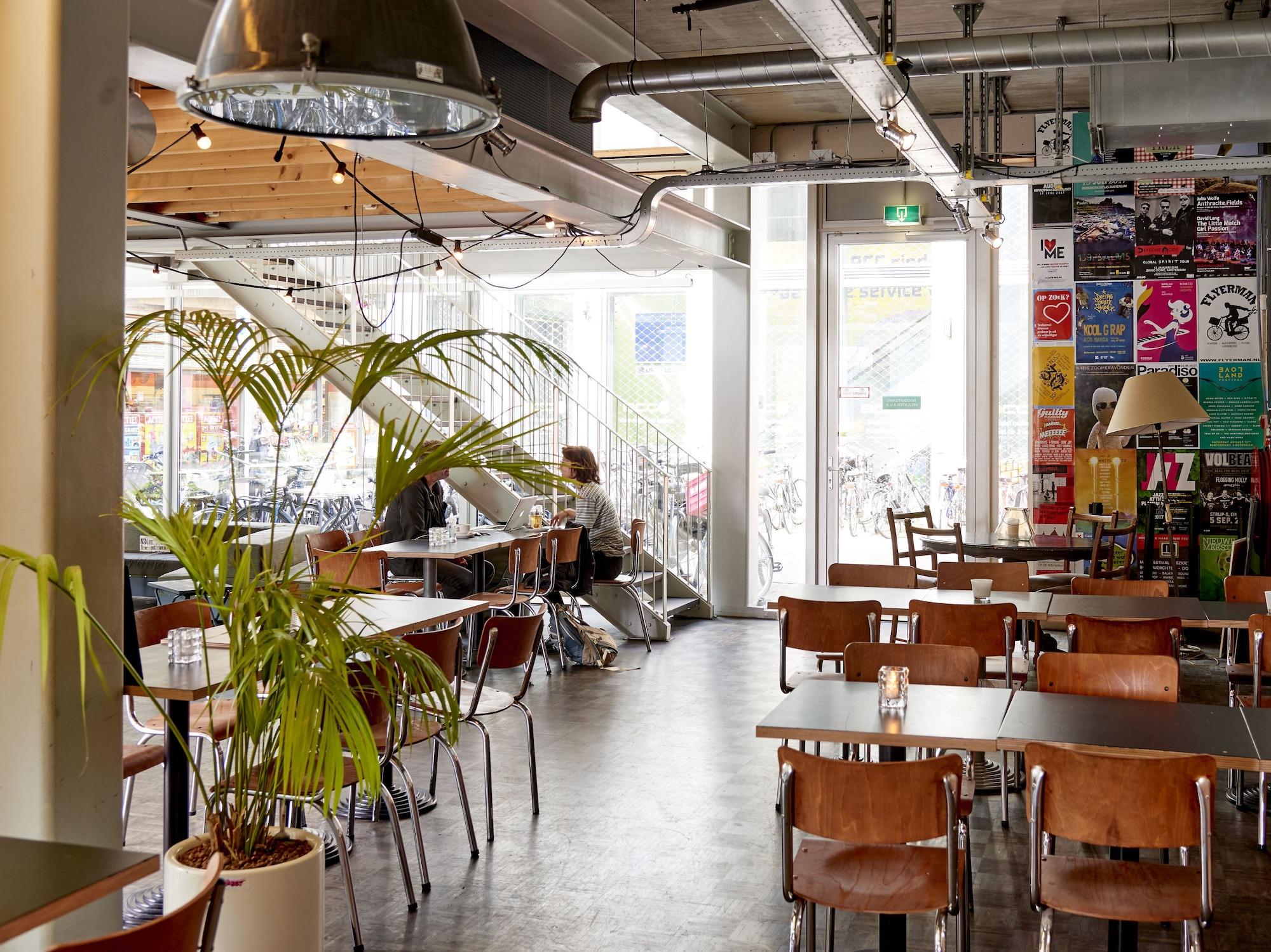 Vista Lobby Q-Factory Hotel