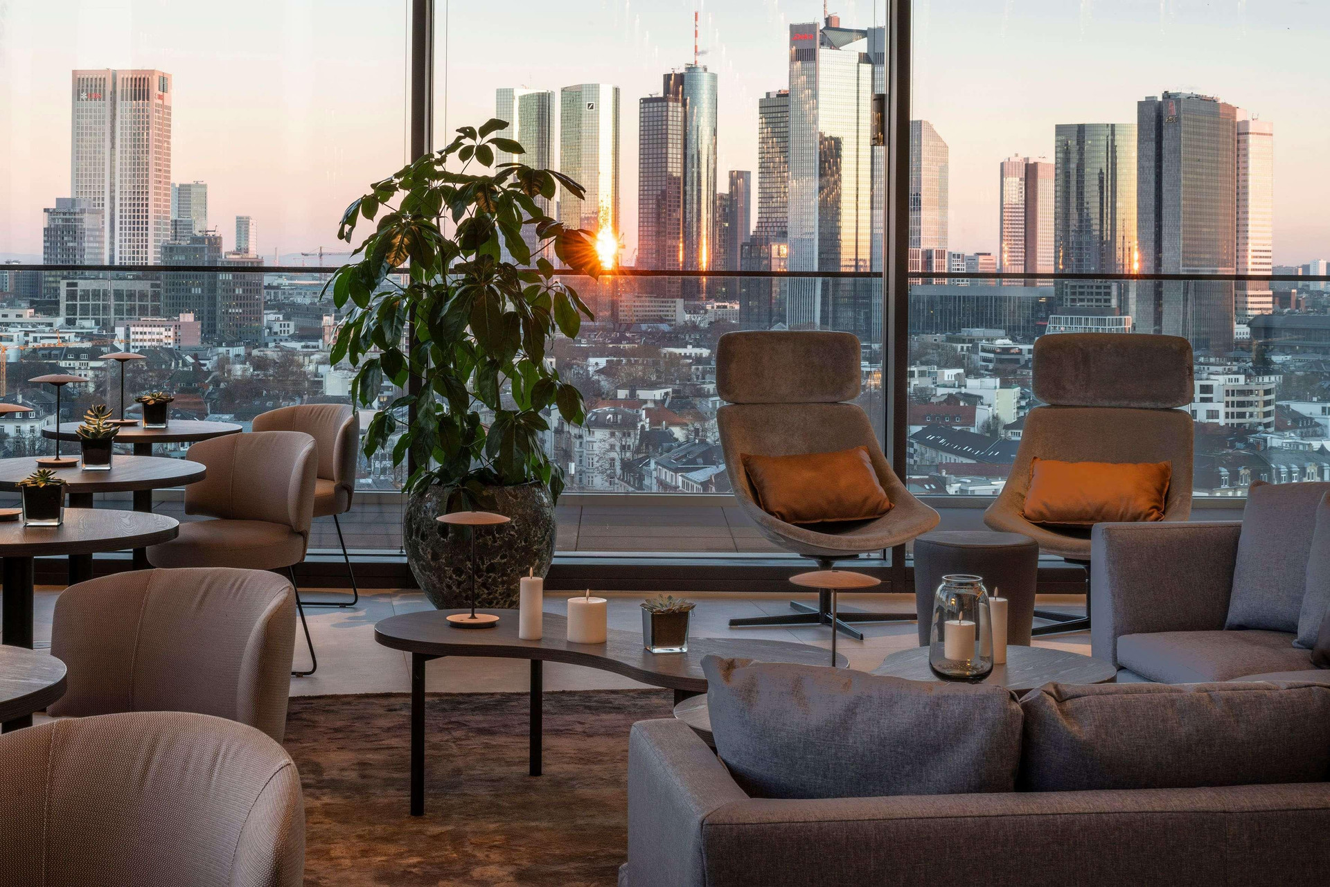 Bar/Salón Melia Frankfurt City