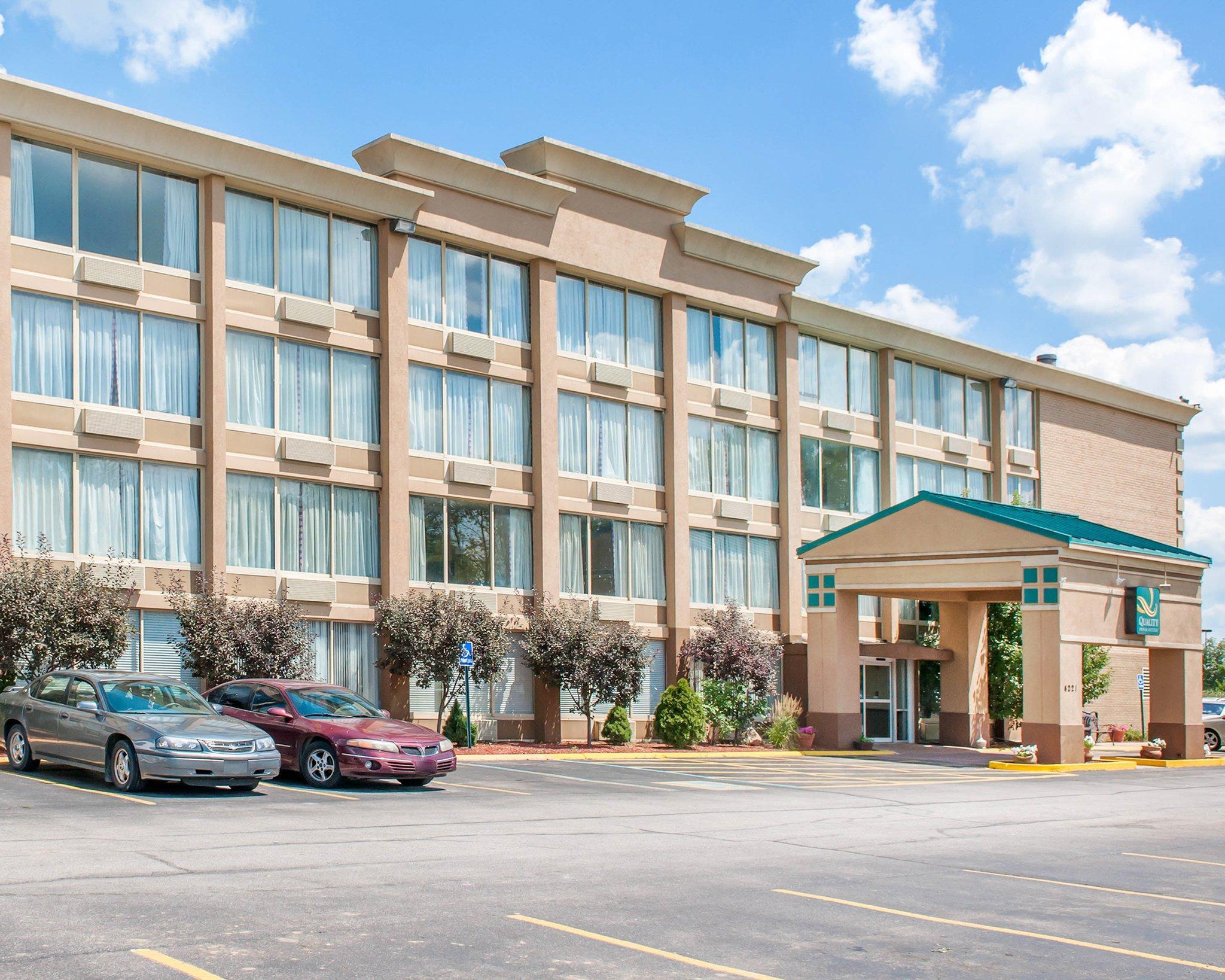Vista Exterior Quality Inn & Suites Lafayette I-65