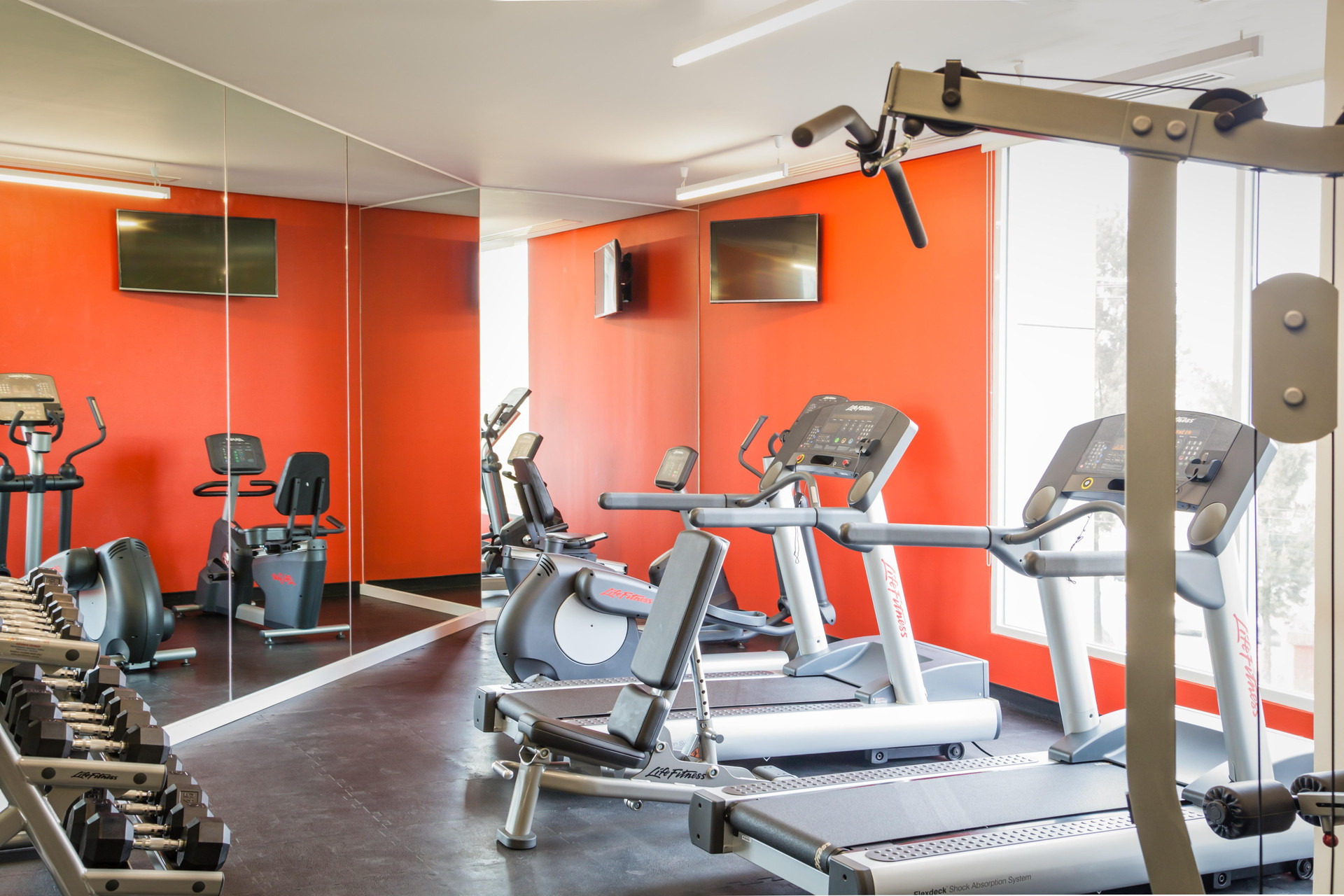 Gimnasio Fiesta Inn Plaza Central Aeropuerto