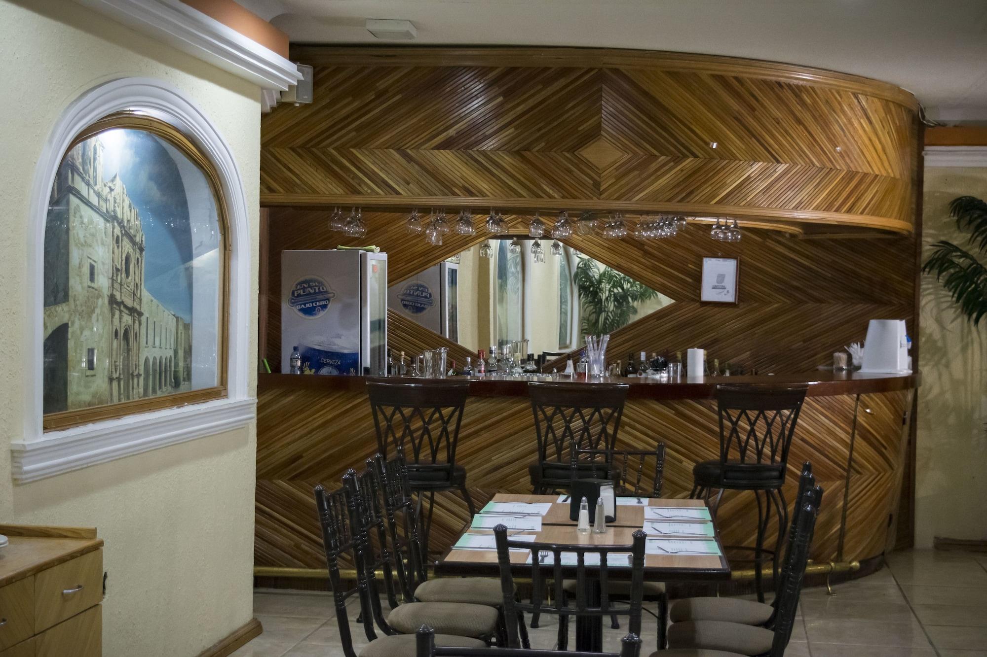 Bar/Salón Hotel Don Miguel