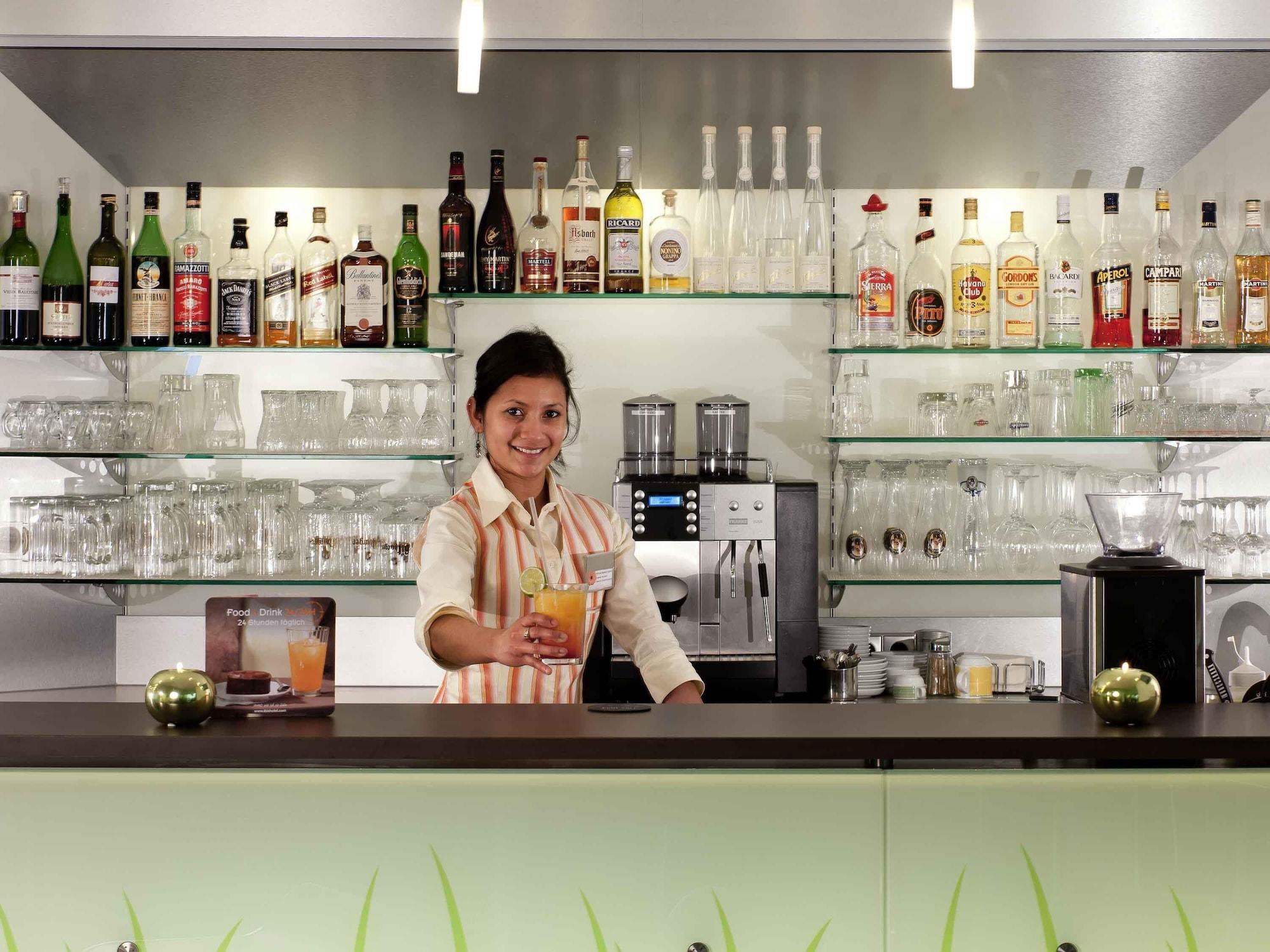 Bar/Salón ibis Augsburg Hauptbahnhof