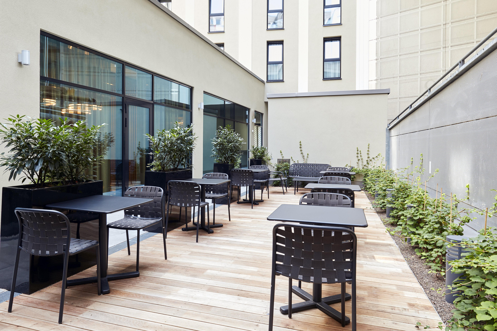 Vista Exterior Holiday Inn Express Berlin - Alexanderplatz by IHG