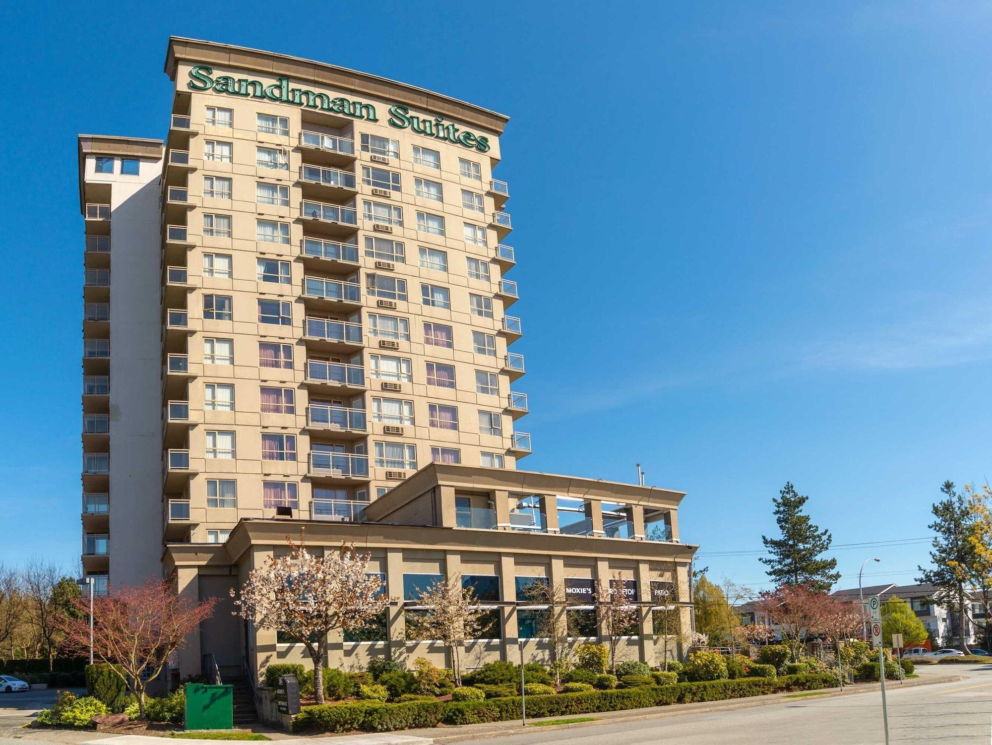 Vista Exterior Sandman Suites Surrey-Guildford