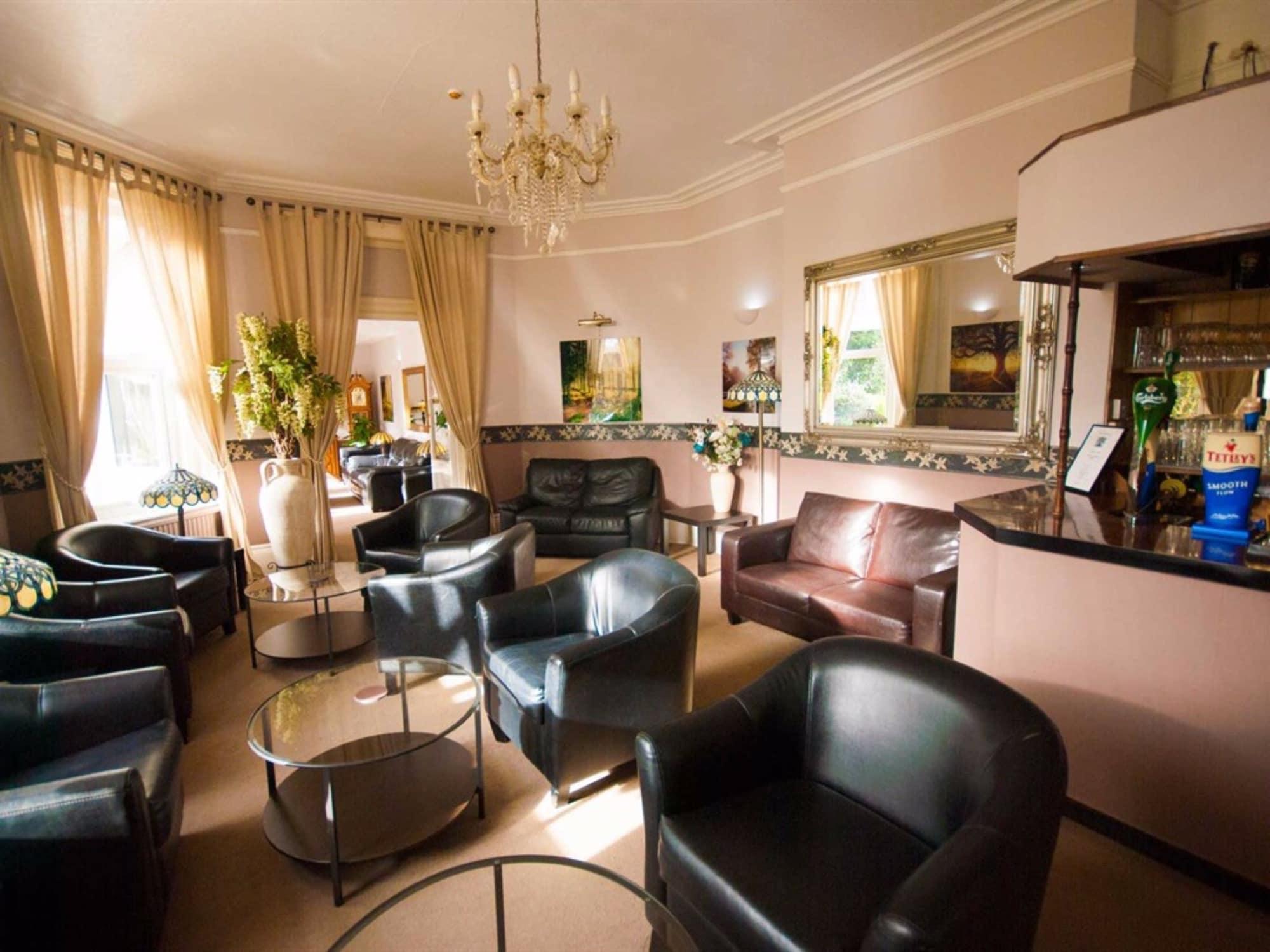 Bar/Salón Somerton Lodge Hotel
