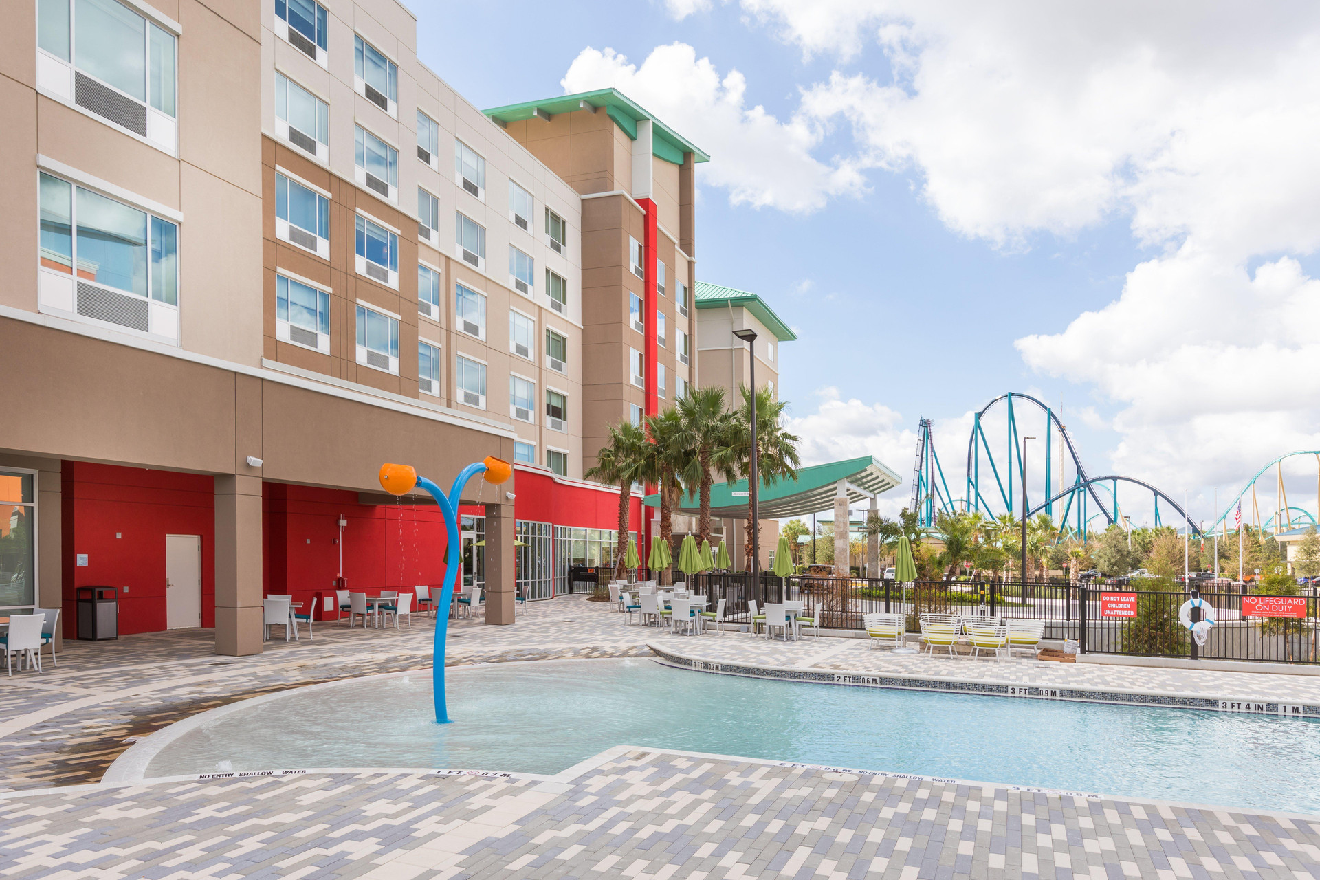 Vista Exterior Holiday Inn Express & Suites Orlando at SeaWorld by IHG