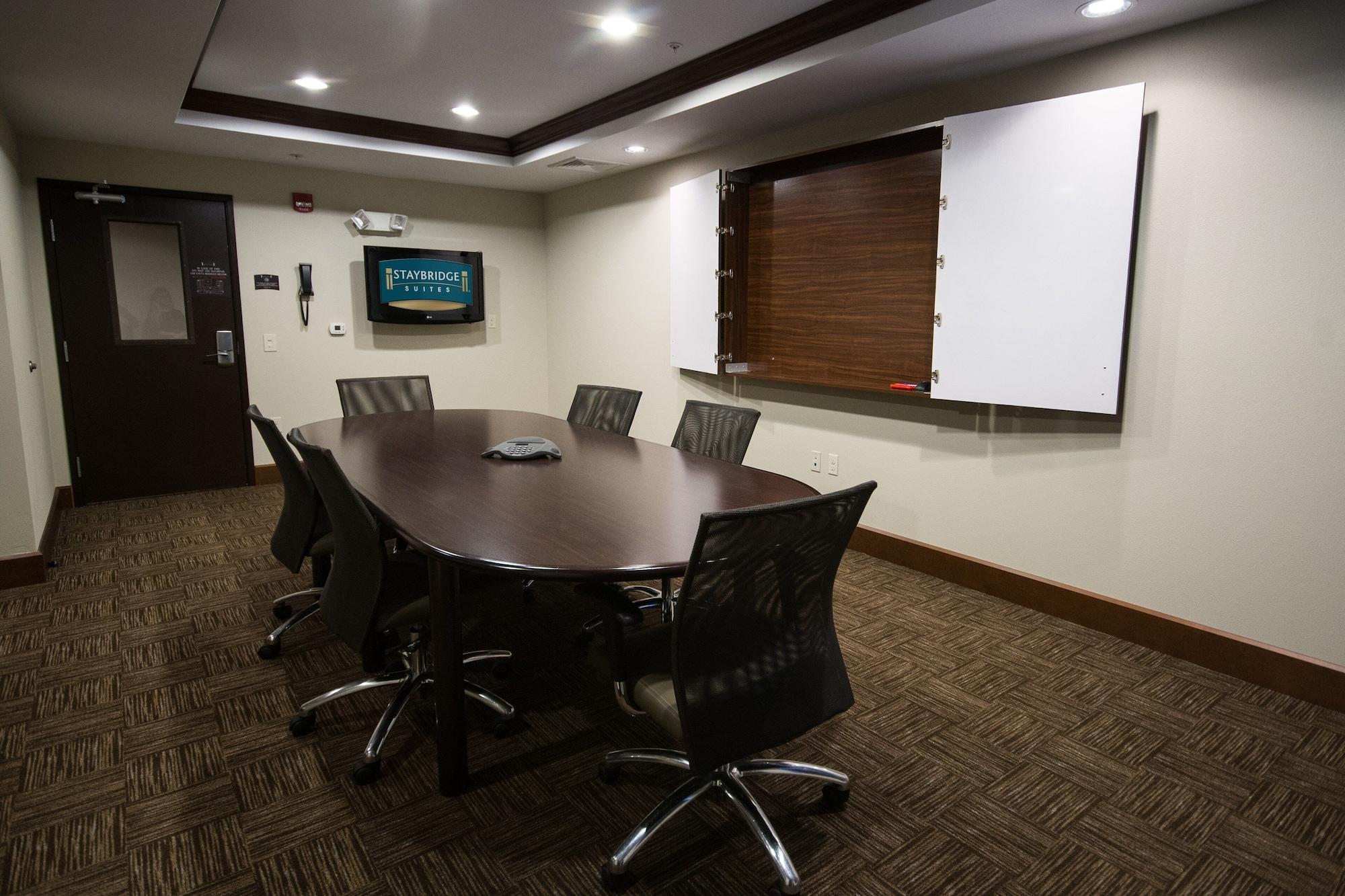 Sala de Reuniones Staybridge Suites Montgomeryville by IHG