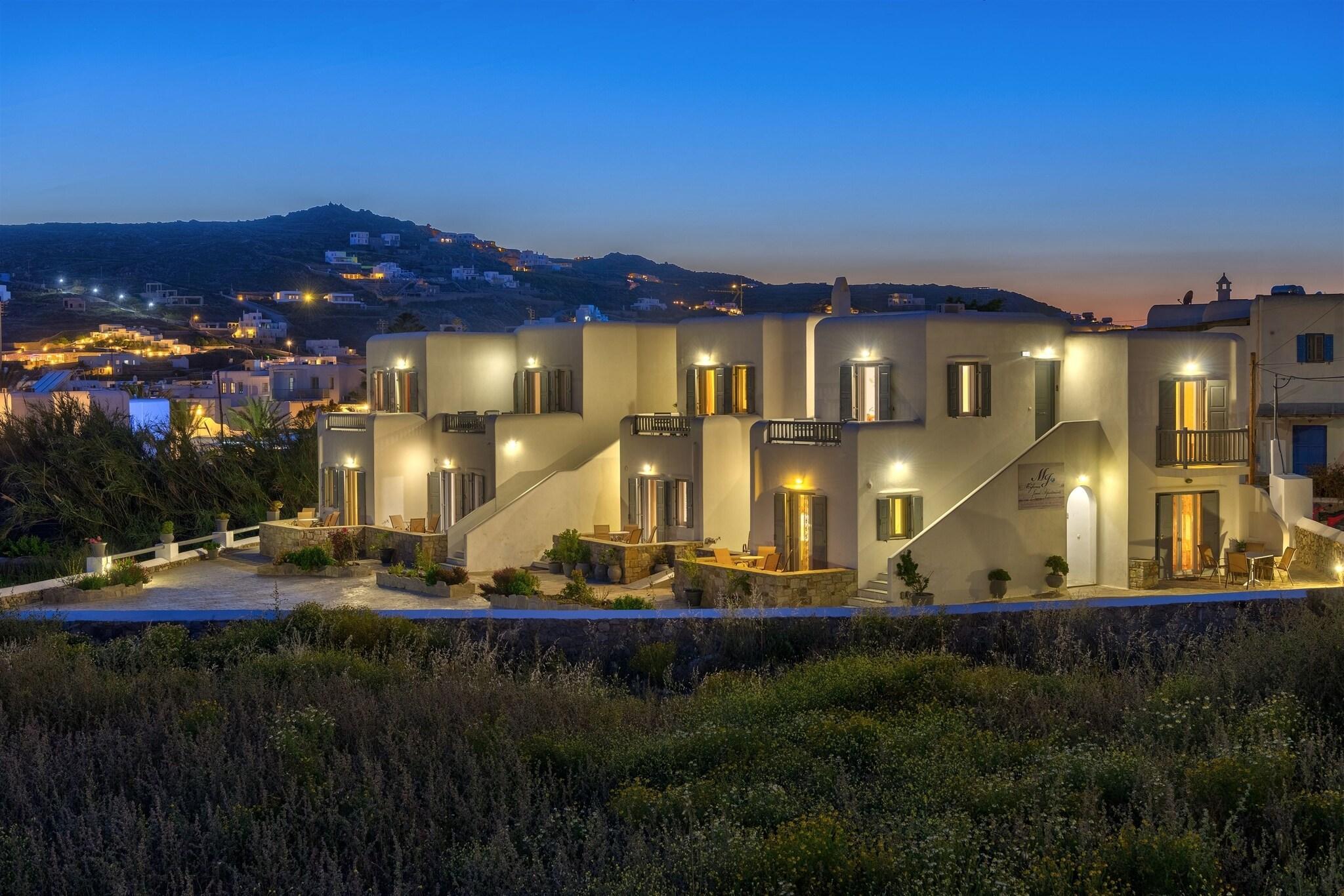 Vista Exterior Jewel Apartments