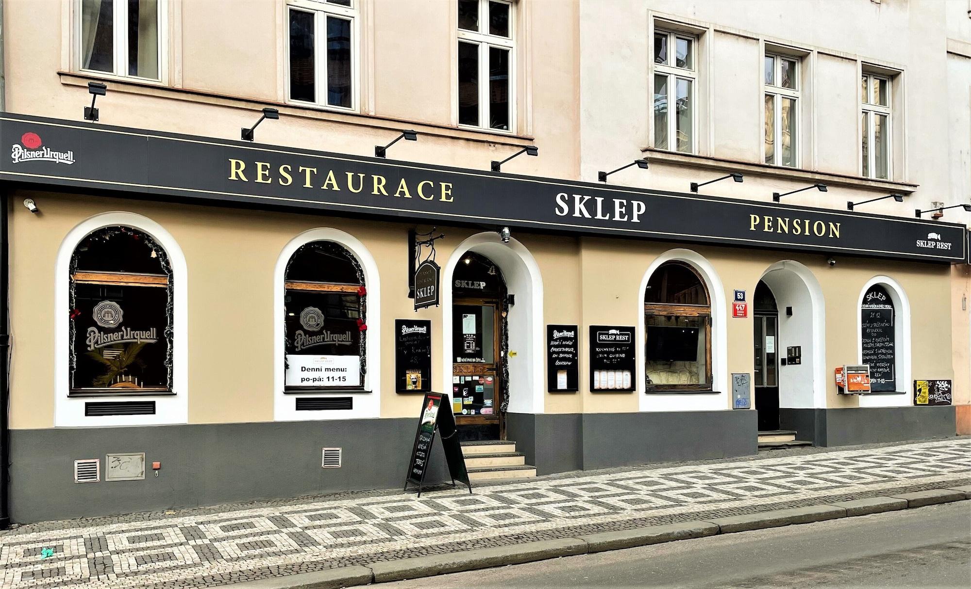 Vista Exterior Pension SKLEP REST
