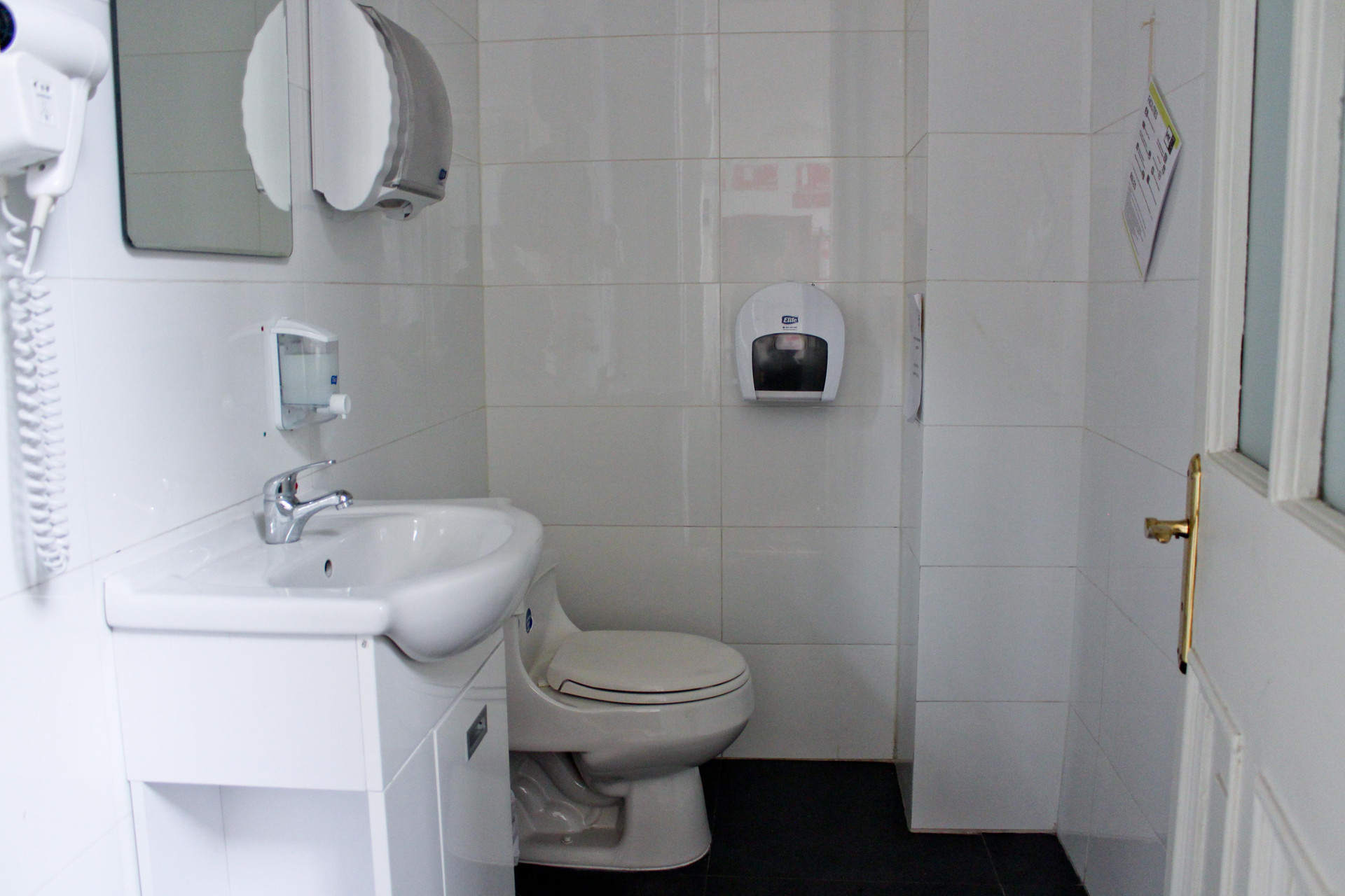 Baño Hostal Yungay