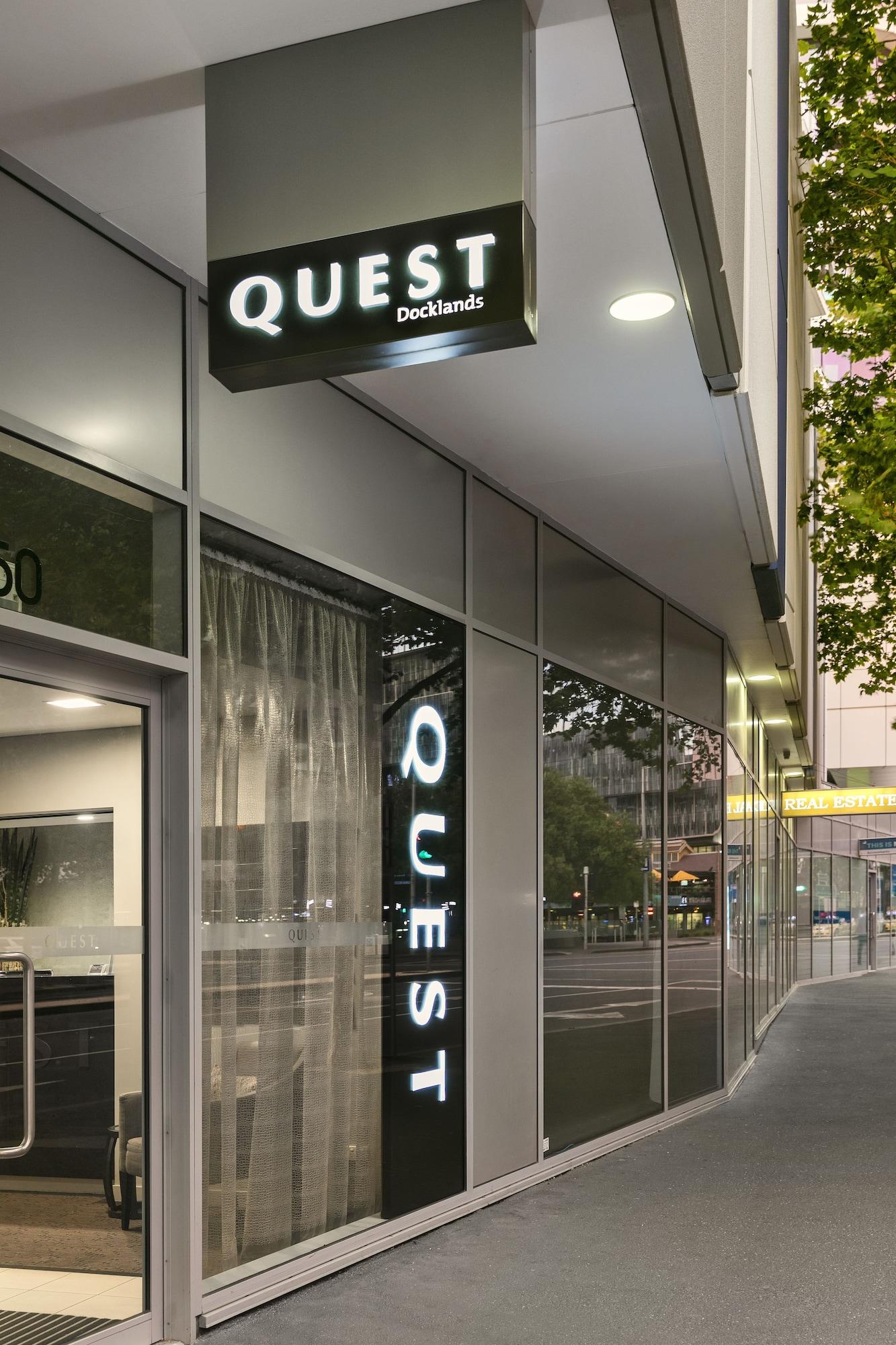 Vista Exterior Quest Docklands