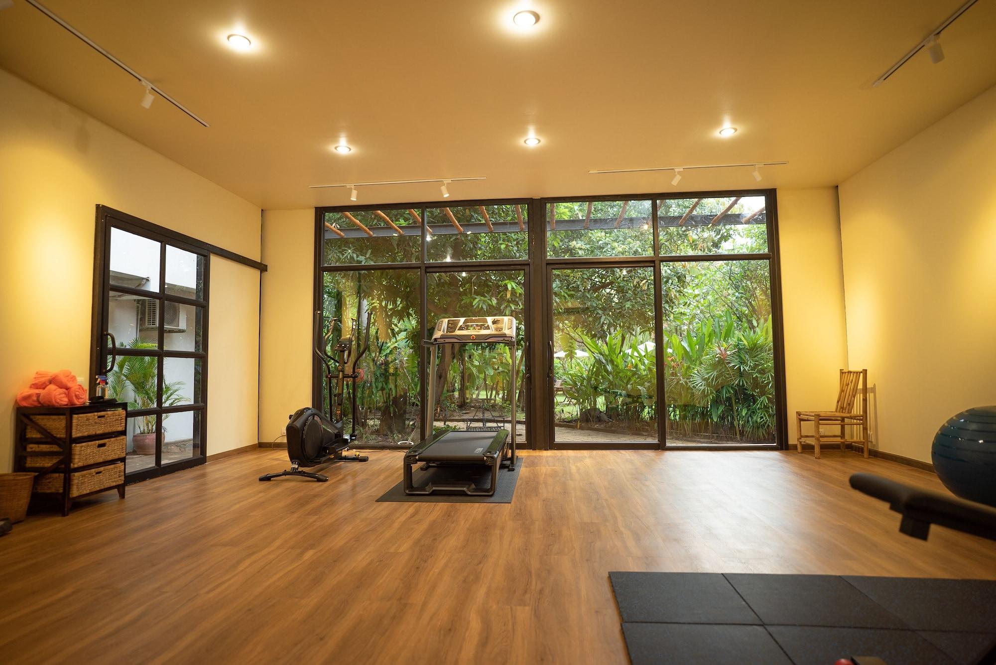 Gimnasio iRoHa Garden Hotel & Resort