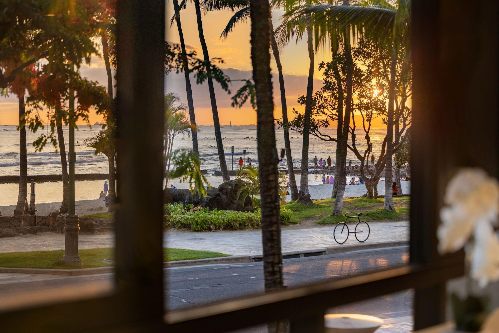 Playa Waikiki Beach Marriott Resort & Spa