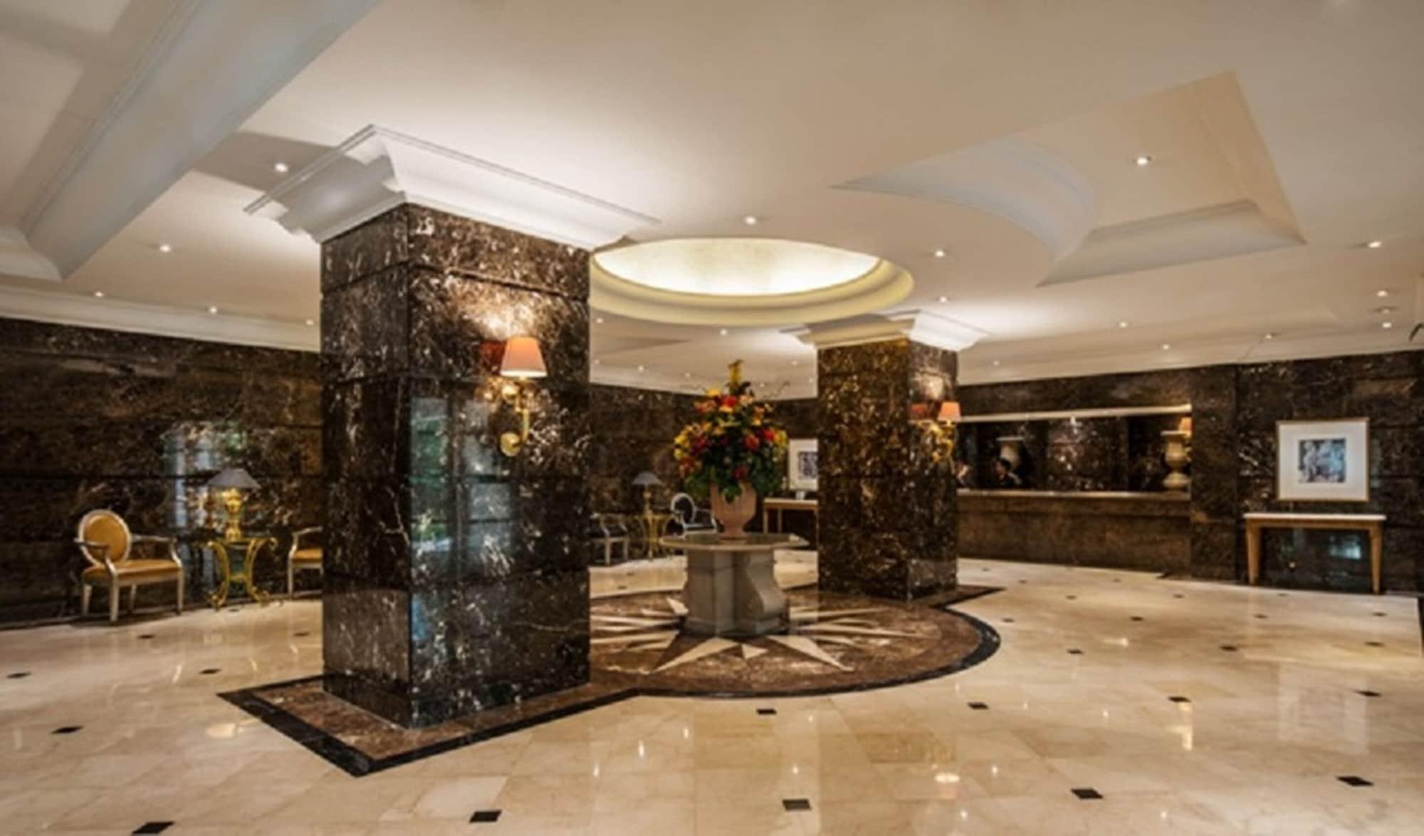Vista Lobby Batavia Hotel and Serviced Apartments