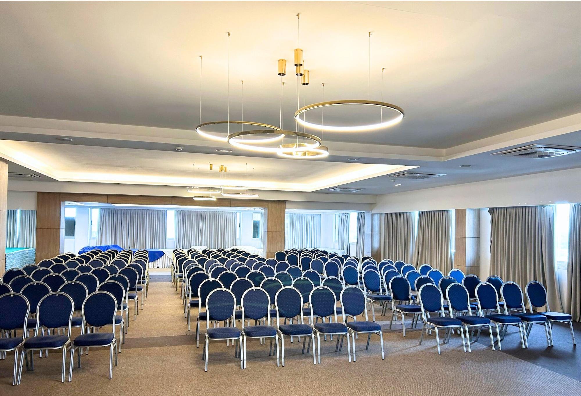 Vista Lobby Ivotel Abidjan