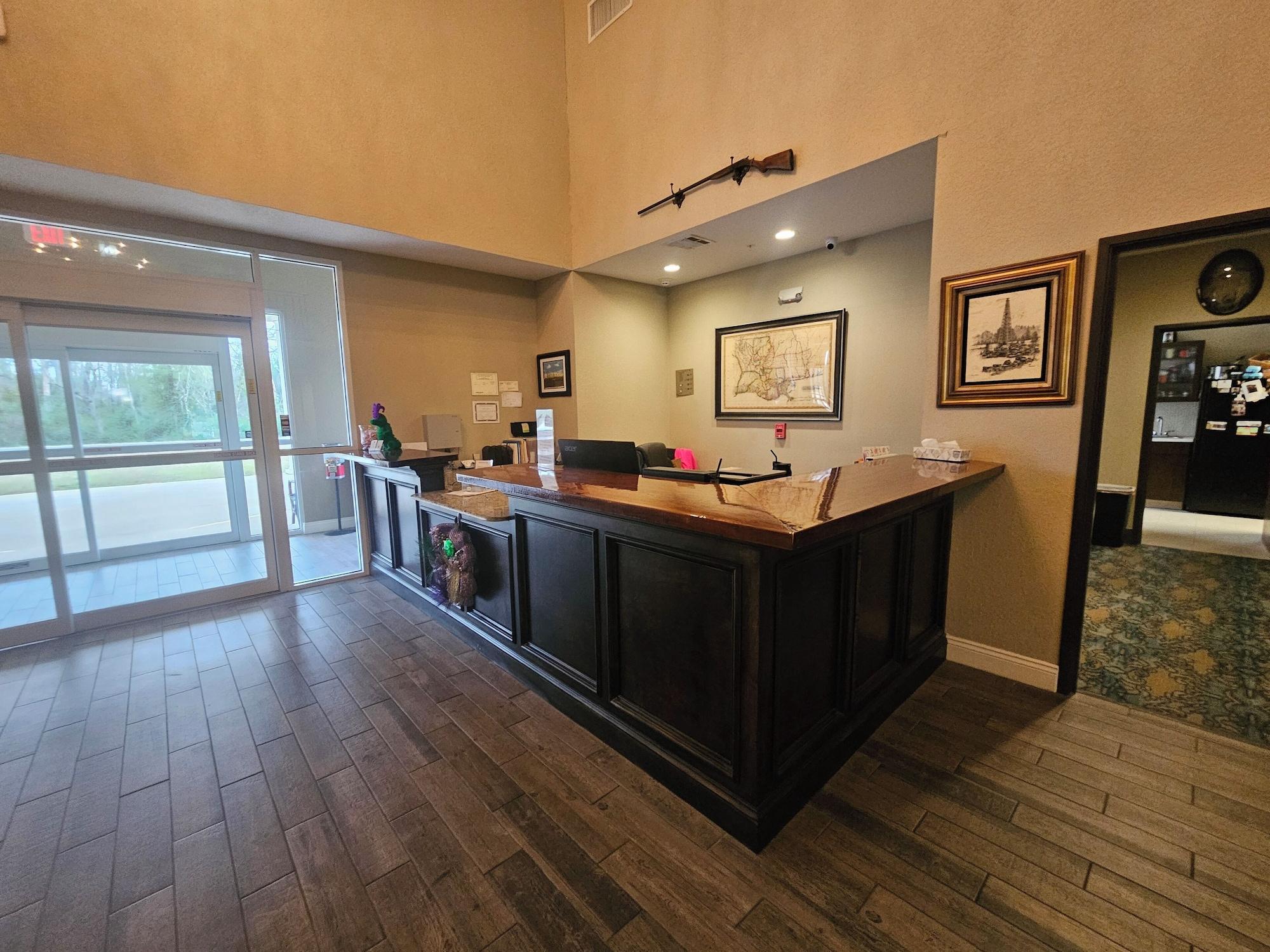 Vista Lobby Heritage Place Hotel & Suites