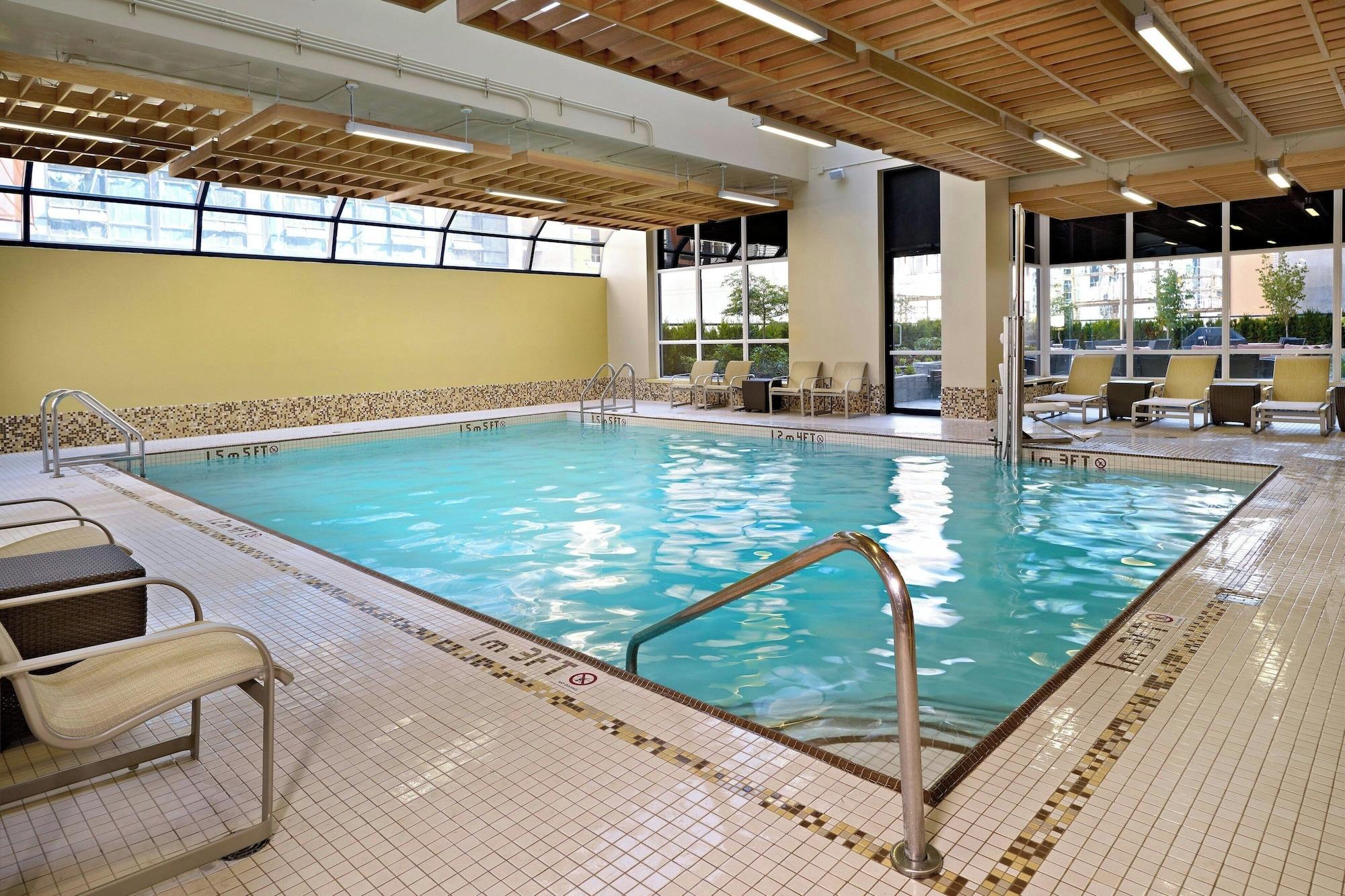 Vista Piscina Residence Inn by Marriott Vancouver Downtown
