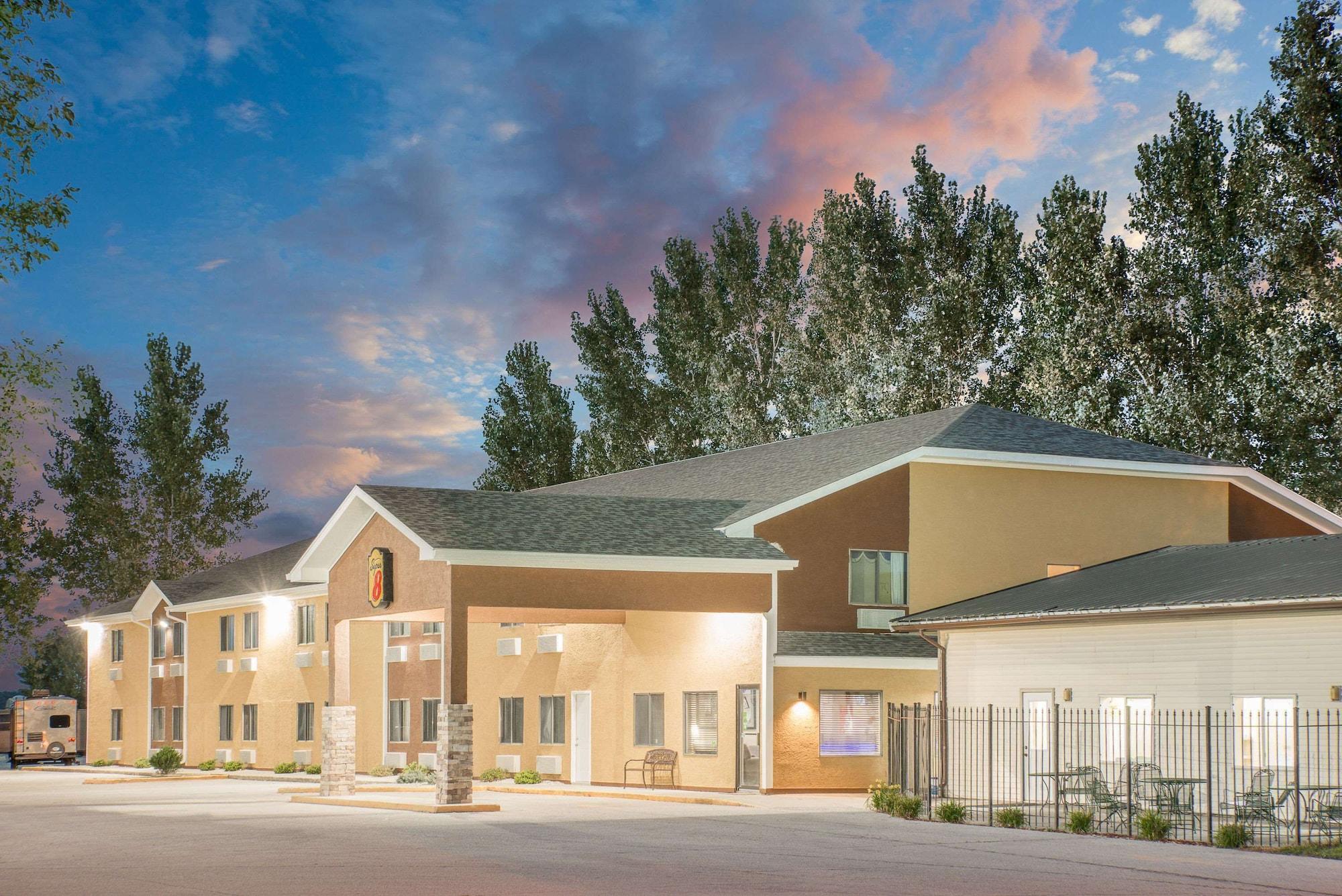Vista Exterior Super 8 by Wyndham Webster City IA