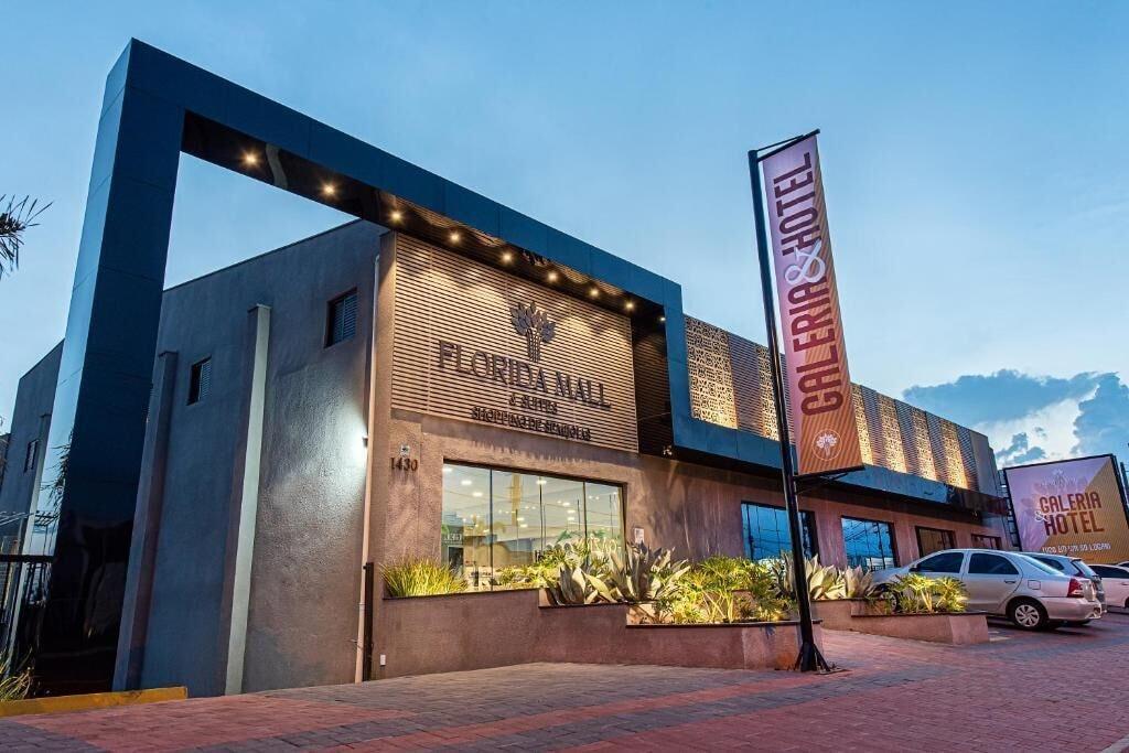 Varios Flórida Mall & Suites
