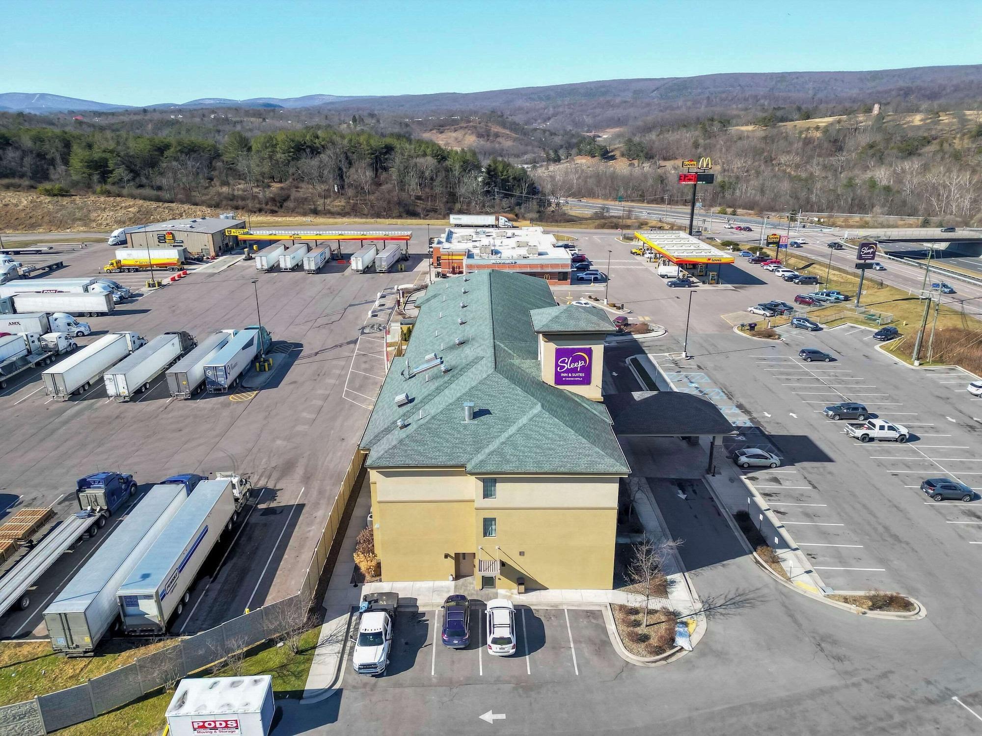 Vista Exterior Sleep Inn & Suites Cumberland - LaVale