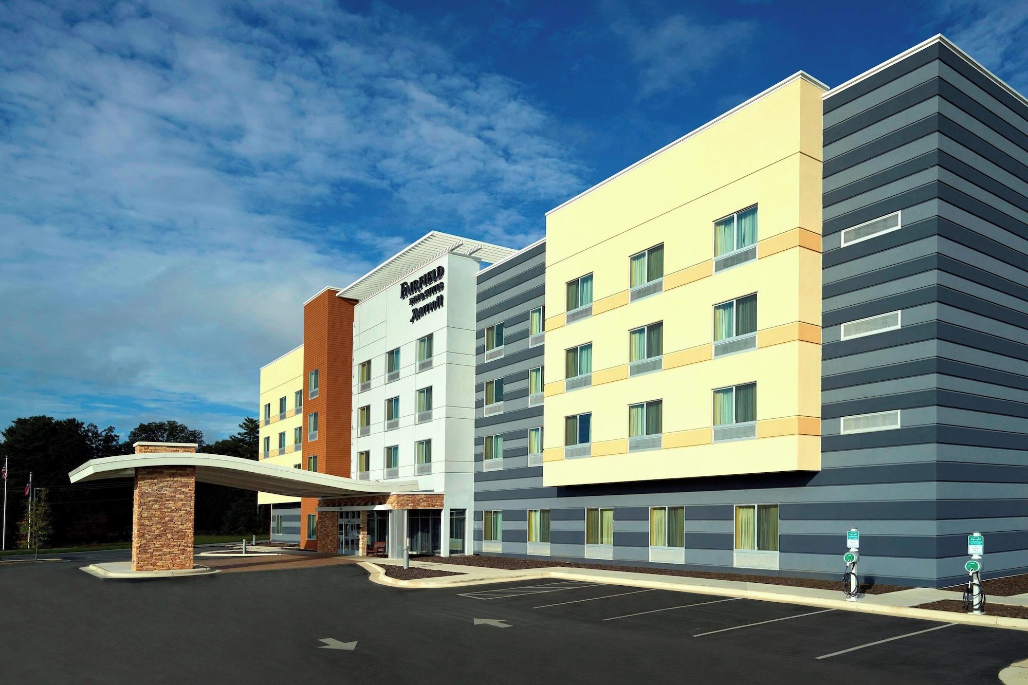 Vista Exterior Fairfield Inn & Suites by Marriott Hendersonville Flat Rock