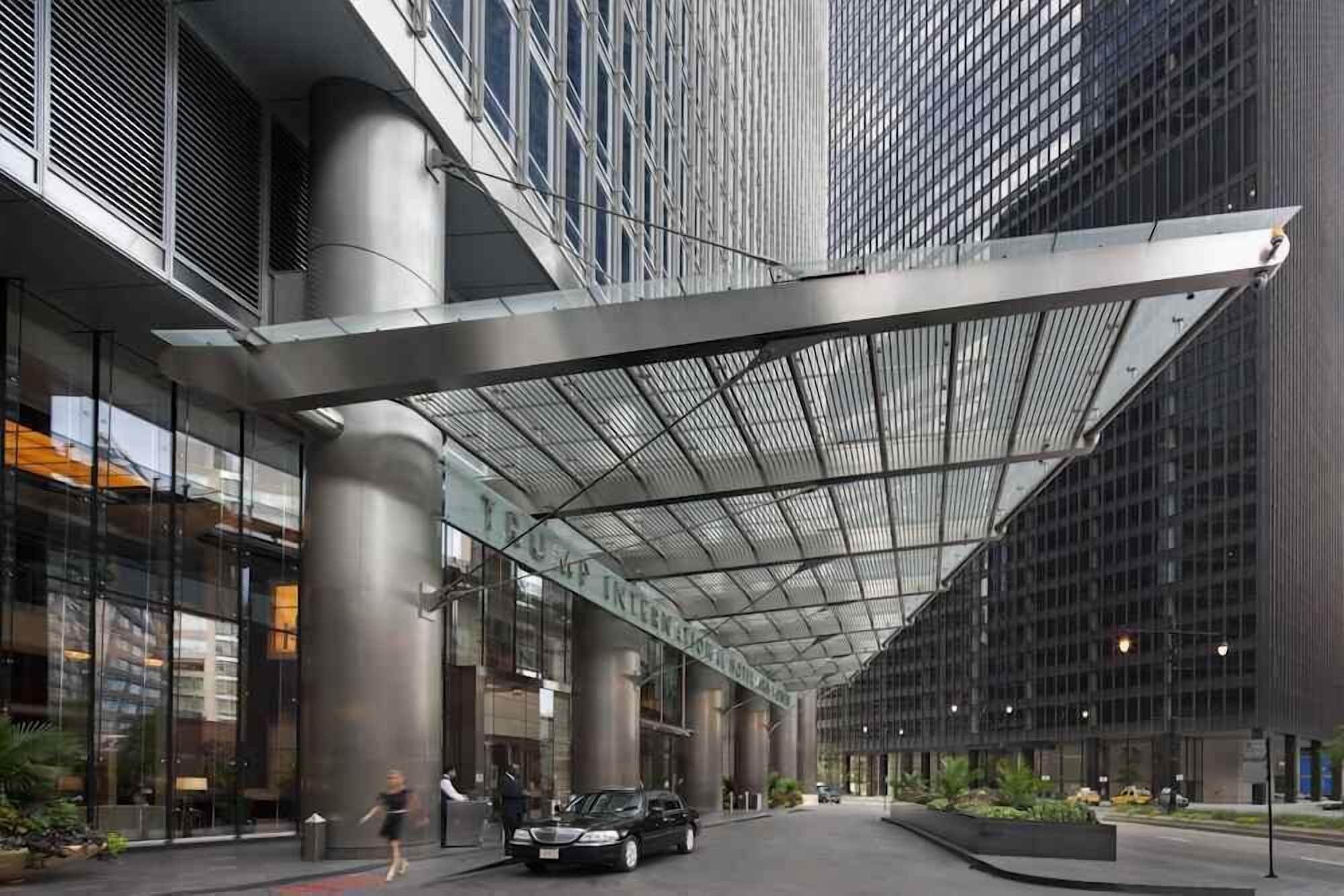 Vista Exterior Trump International Hotel & Tower Chicago